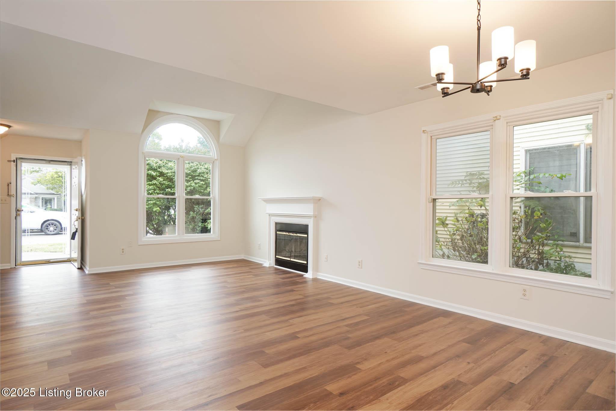 10509 Bay Pointe Ct, Louisville