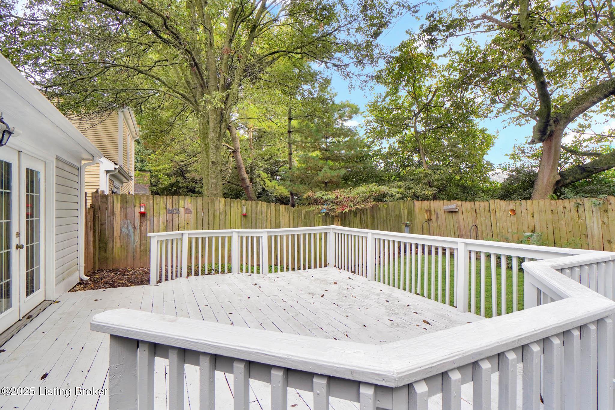 10509 Bay Pointe Ct, Louisville