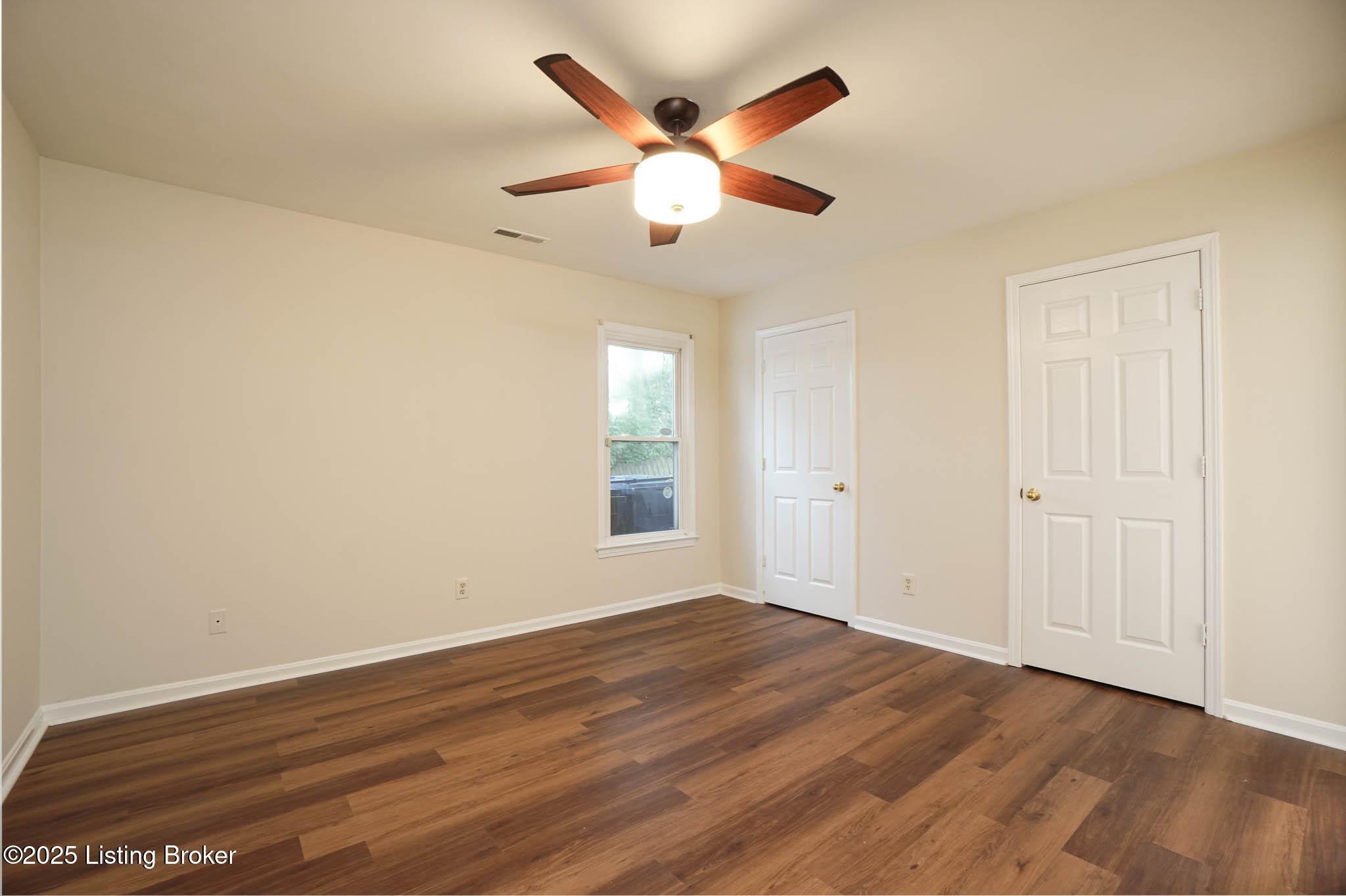 10509 Bay Pointe Ct, Louisville