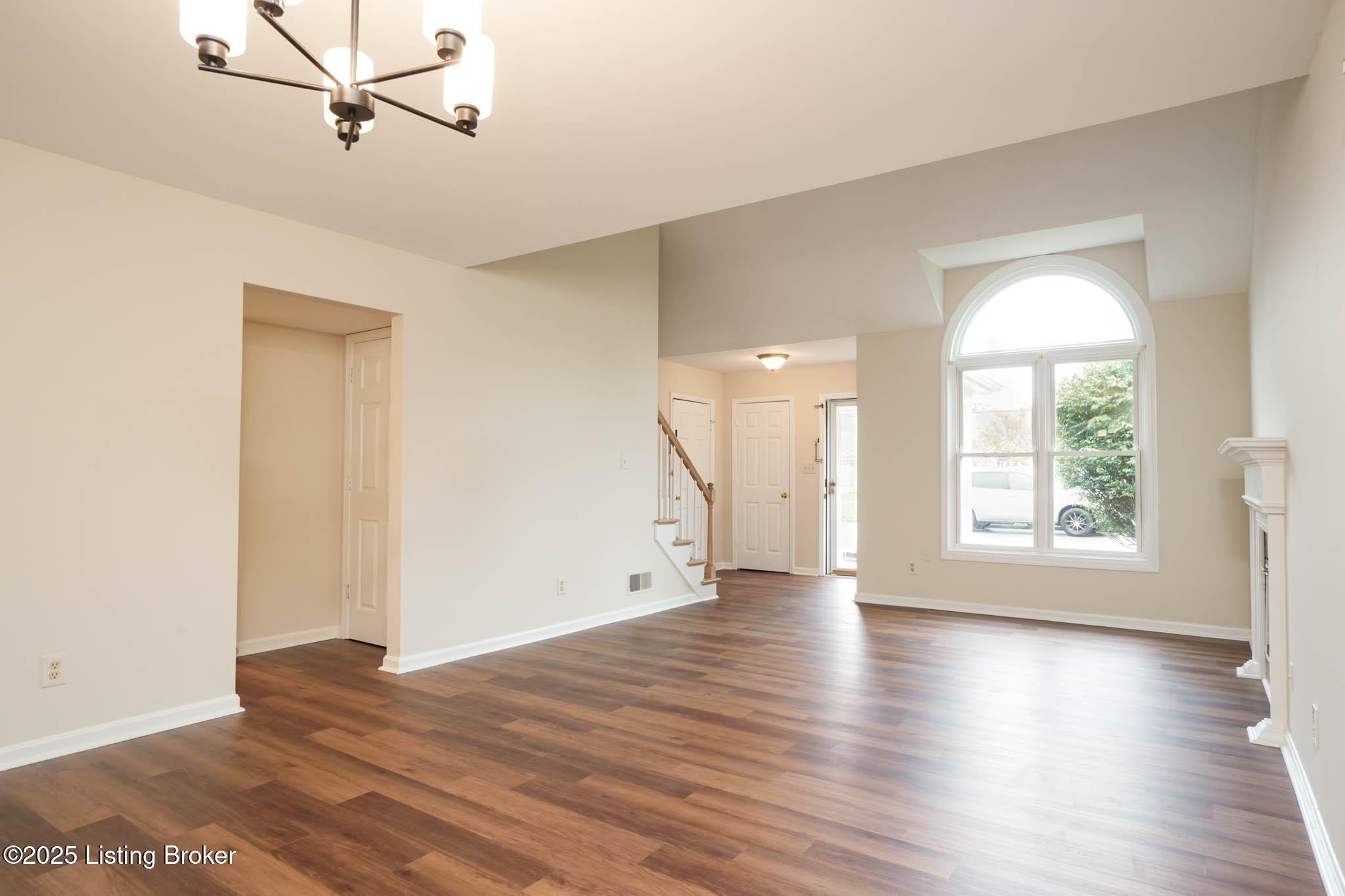 10509 Bay Pointe Ct, Louisville