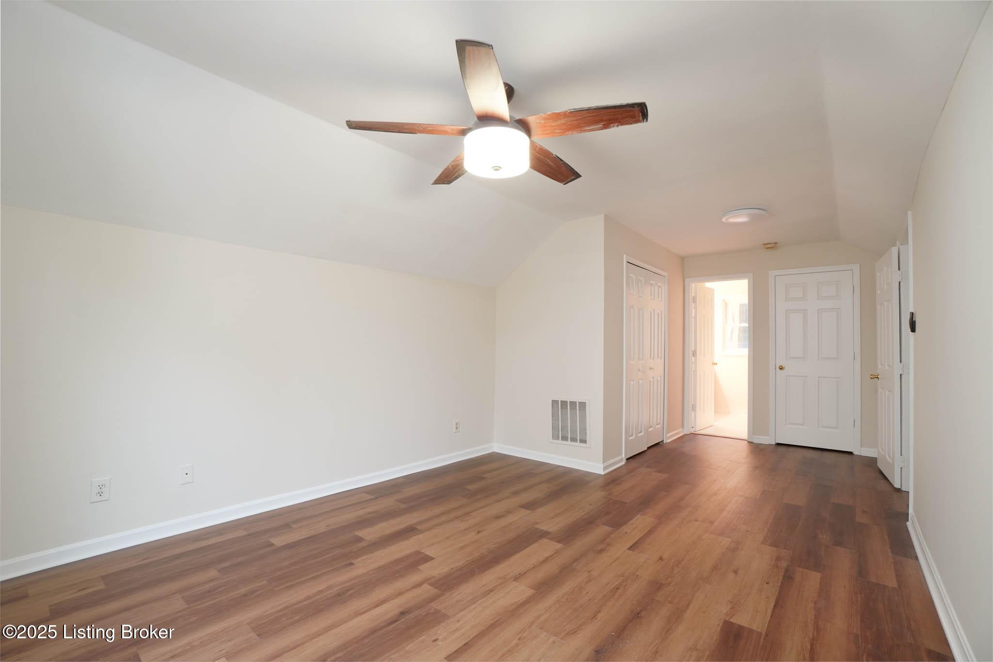 10509 Bay Pointe Ct, Louisville