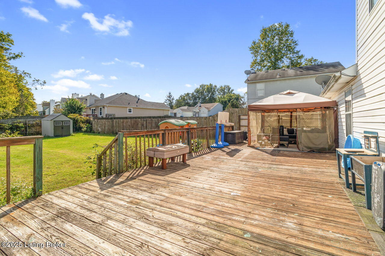 3815 Willowview Blvd