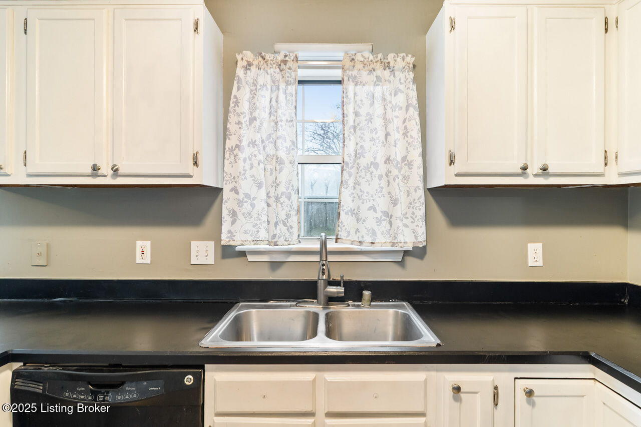 3815 Willowview Blvd