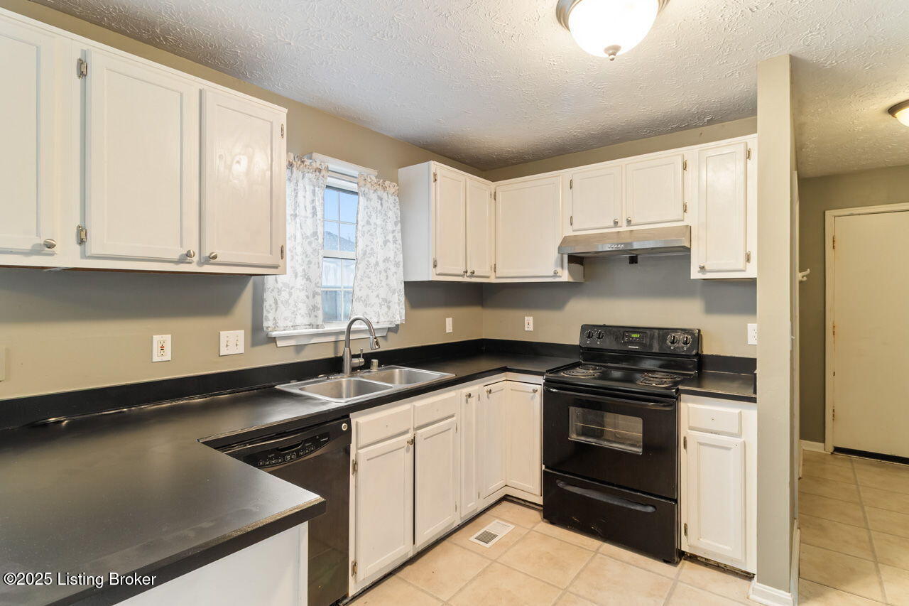 3815 Willowview Blvd