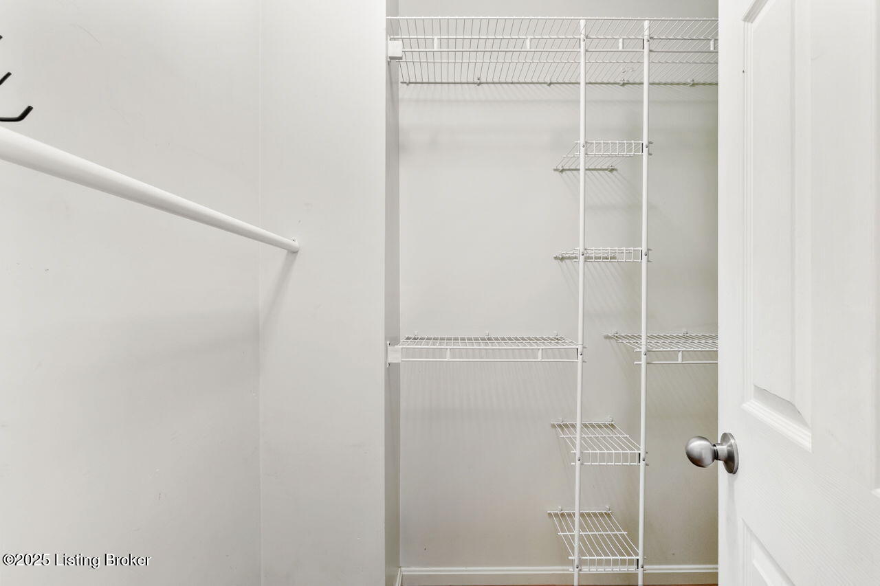 3815 Willowview Blvd