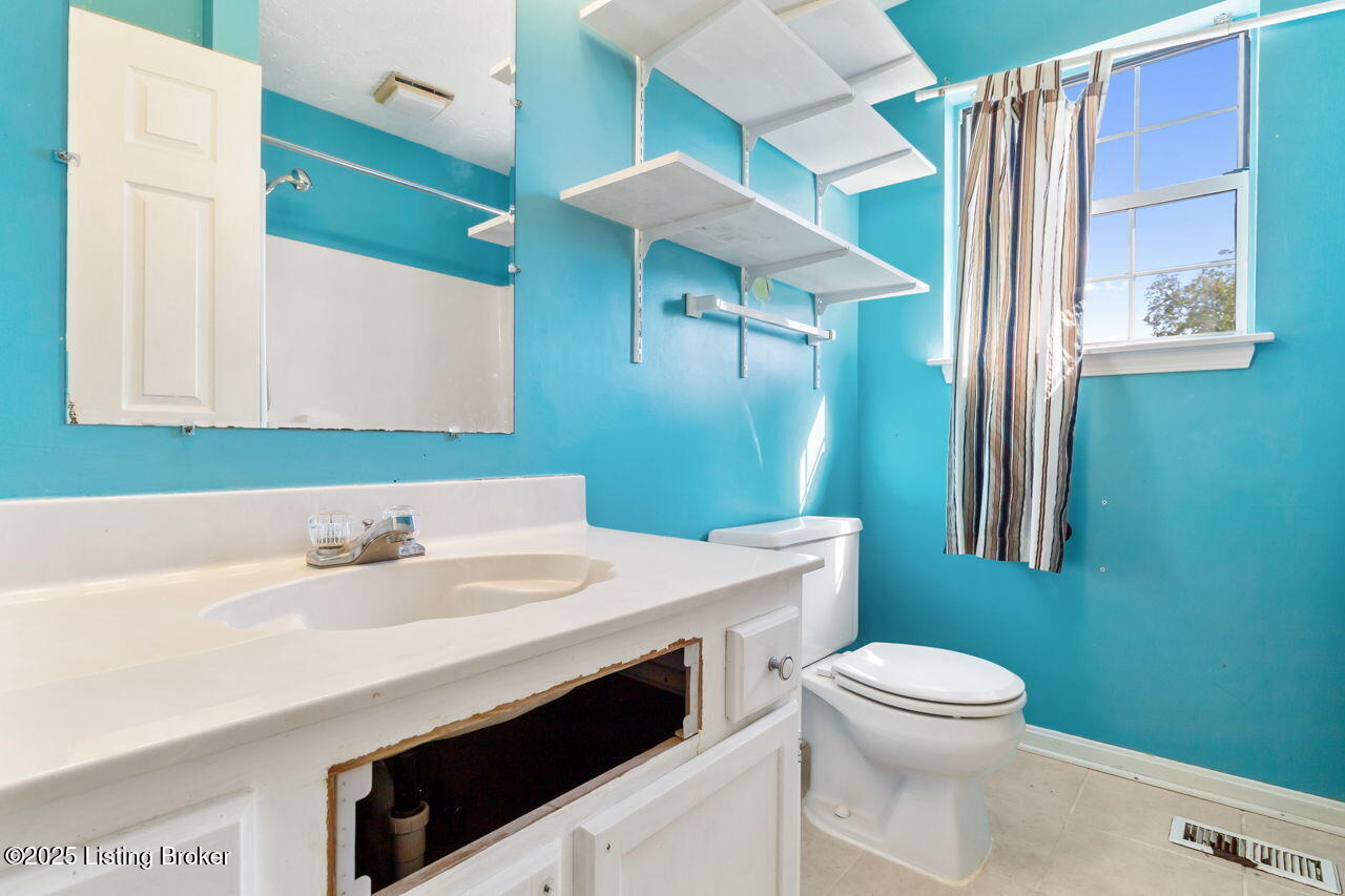 3815 Willowview Blvd