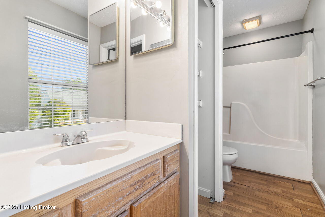 3815 Willowview Blvd