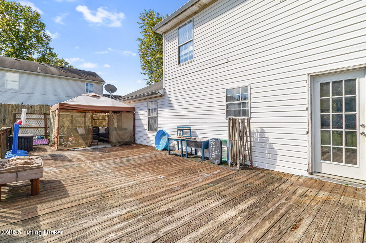 3815 Willowview Blvd