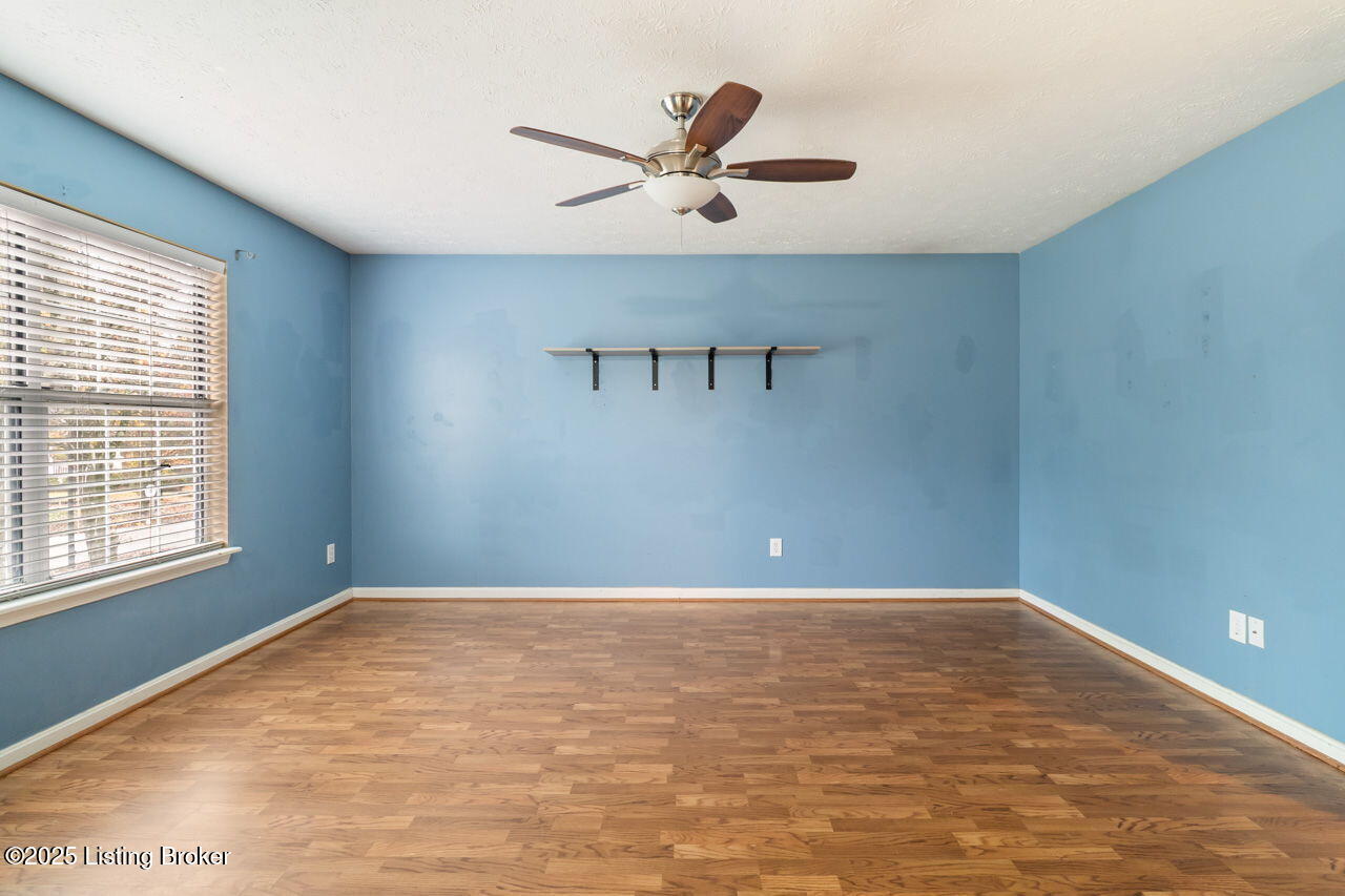 3815 Willowview Blvd