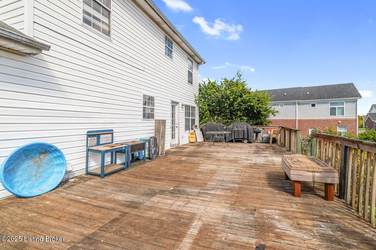 3815 Willowview Blvd