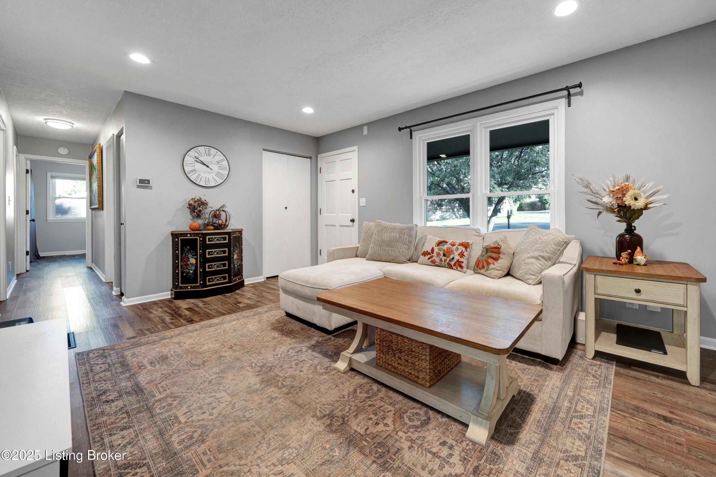 4416 Wendy Hills Dr, Crestwood