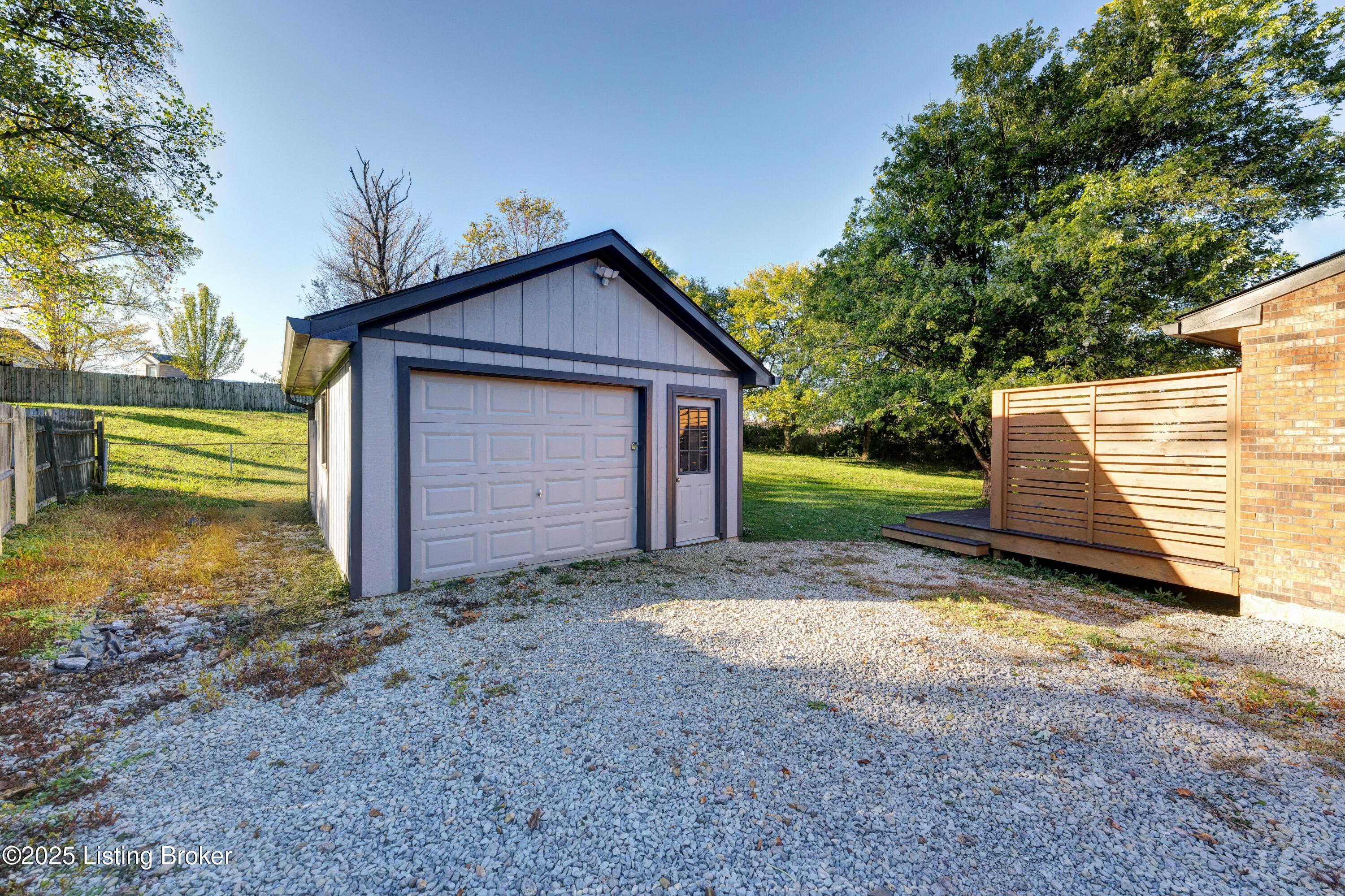 4416 Wendy Hills Dr, Crestwood