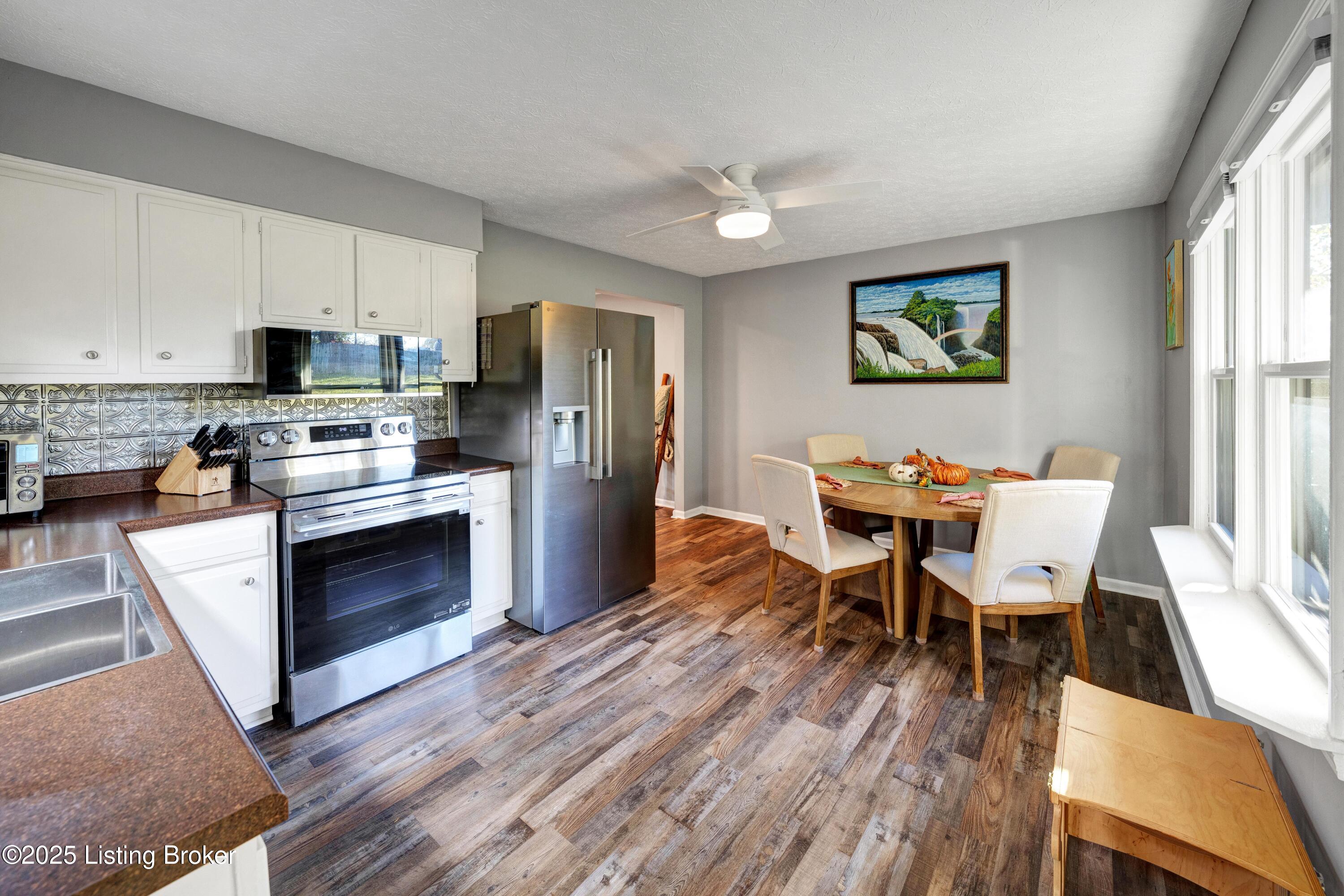 4416 Wendy Hills Dr, Crestwood