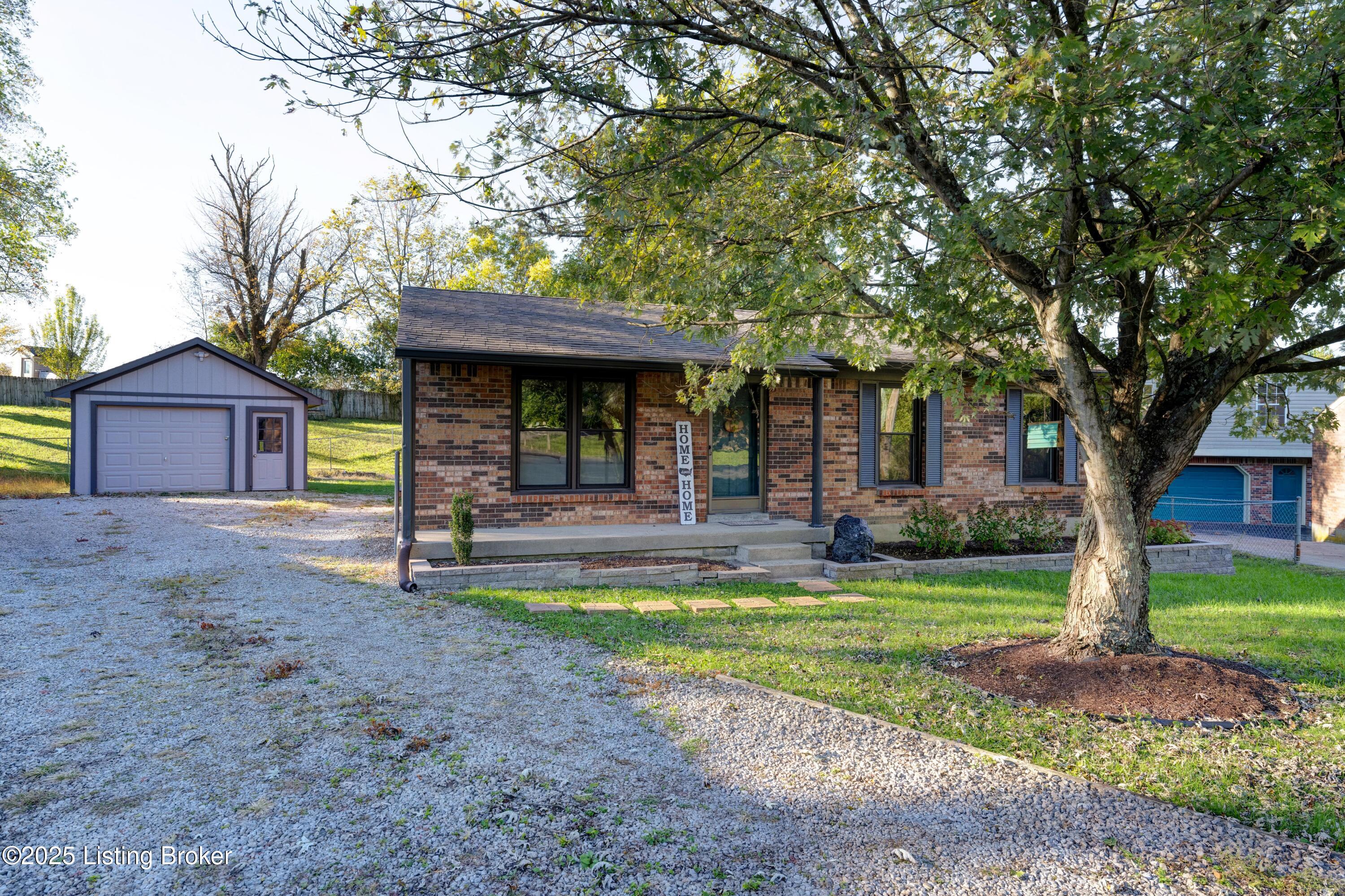 4416 Wendy Hills Dr, Crestwood