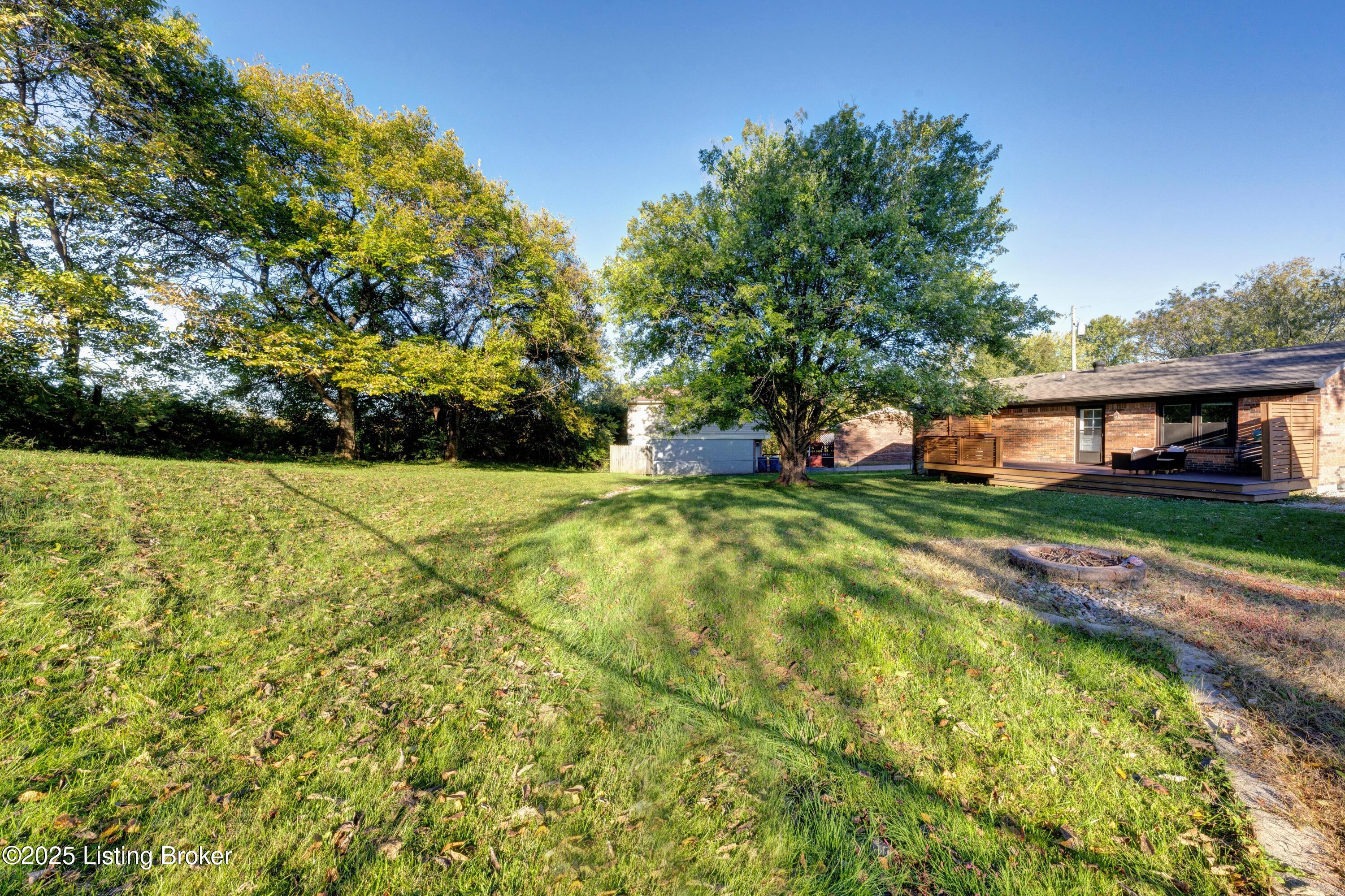 4416 Wendy Hills Dr, Crestwood