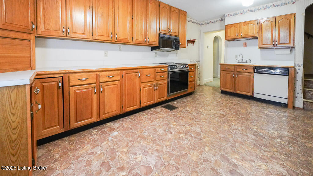 110 Seneca Trail, Louisville