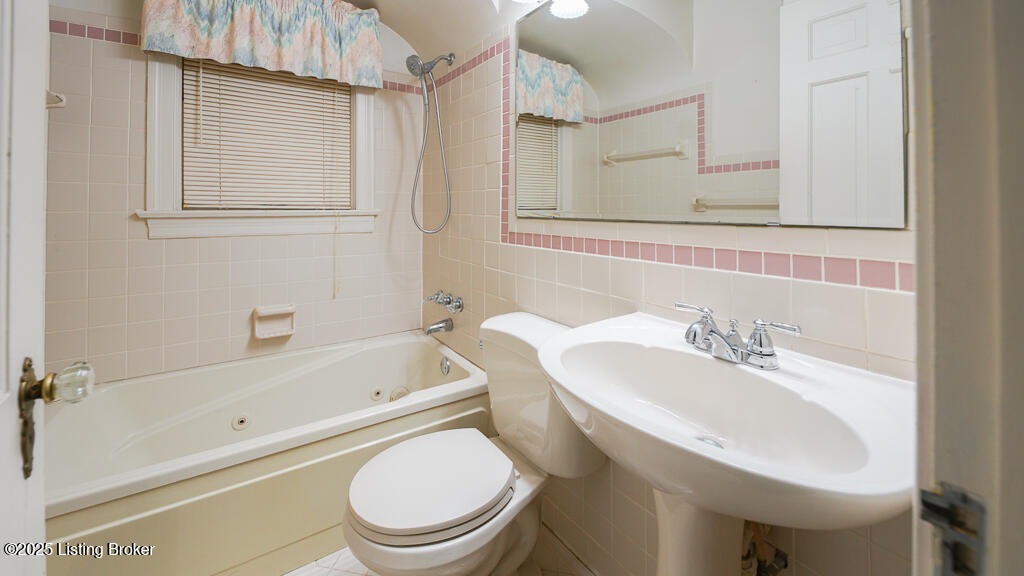 110 Seneca Trail, Louisville