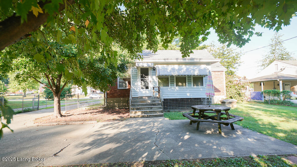 110 Seneca Trail, Louisville