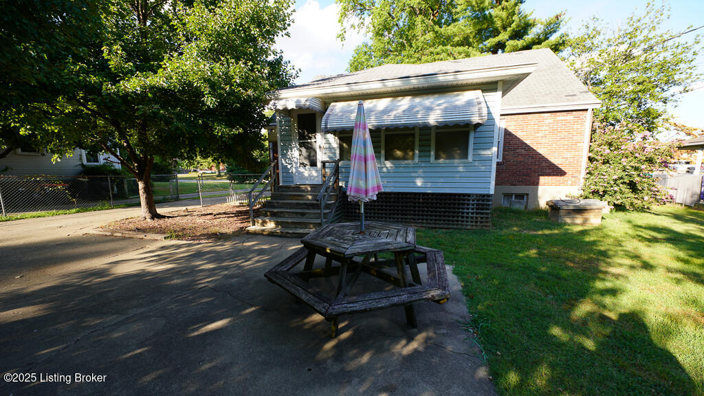 110 Seneca Trail, Louisville