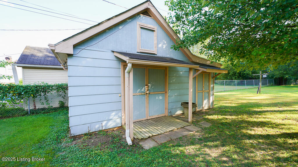 110 Seneca Trail, Louisville