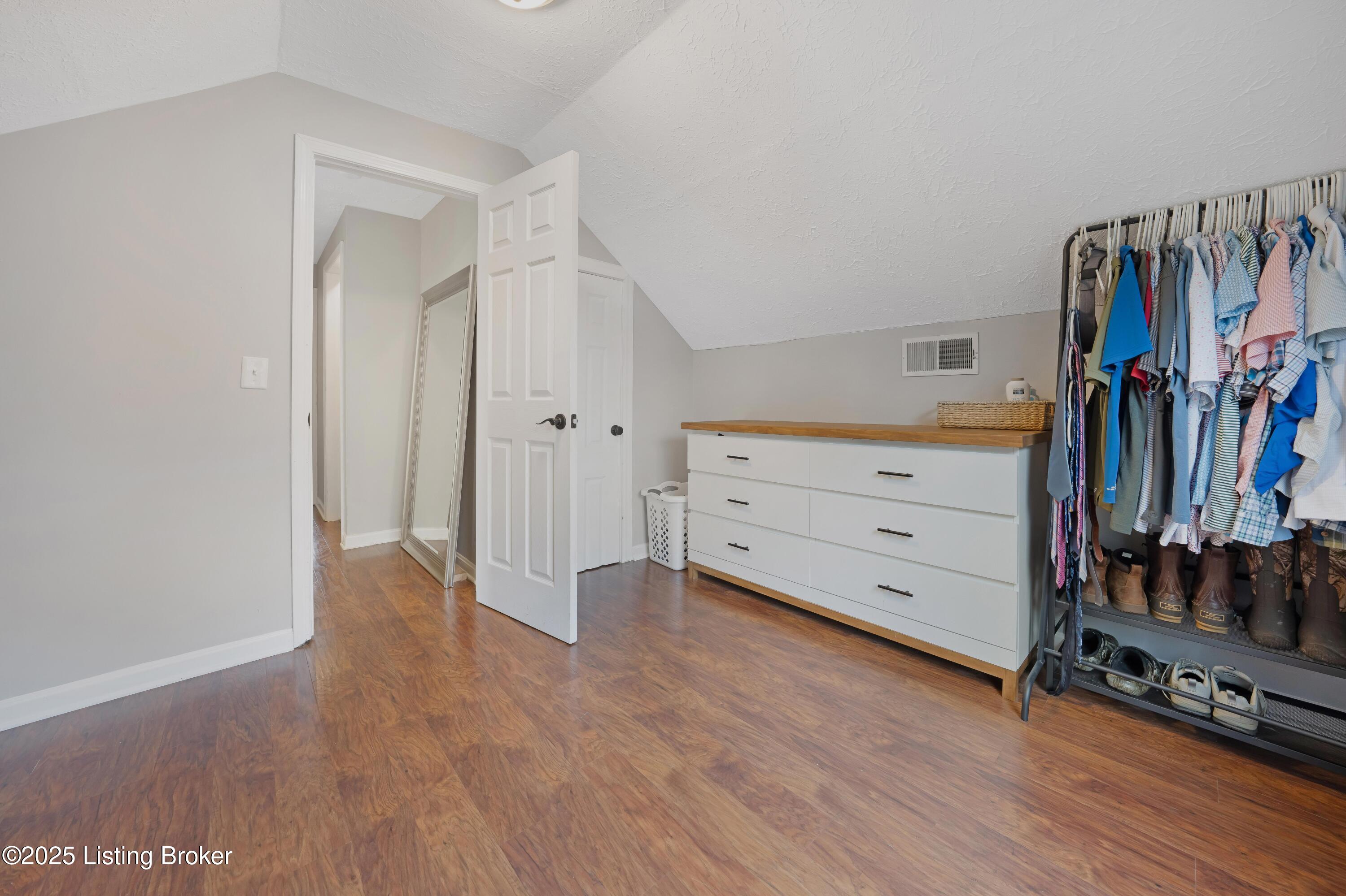 8806 Perry Rd