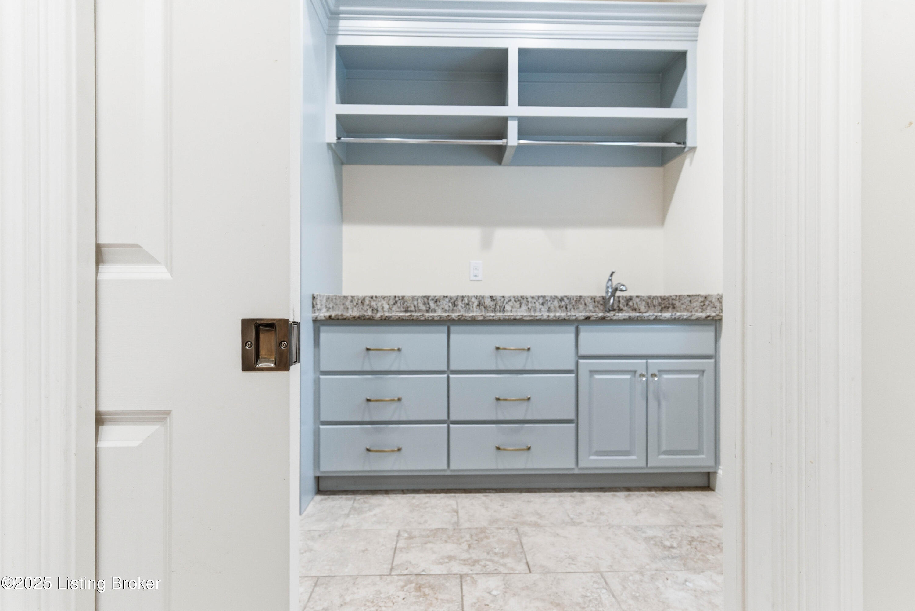 7607 Beechspring Farm Blvd