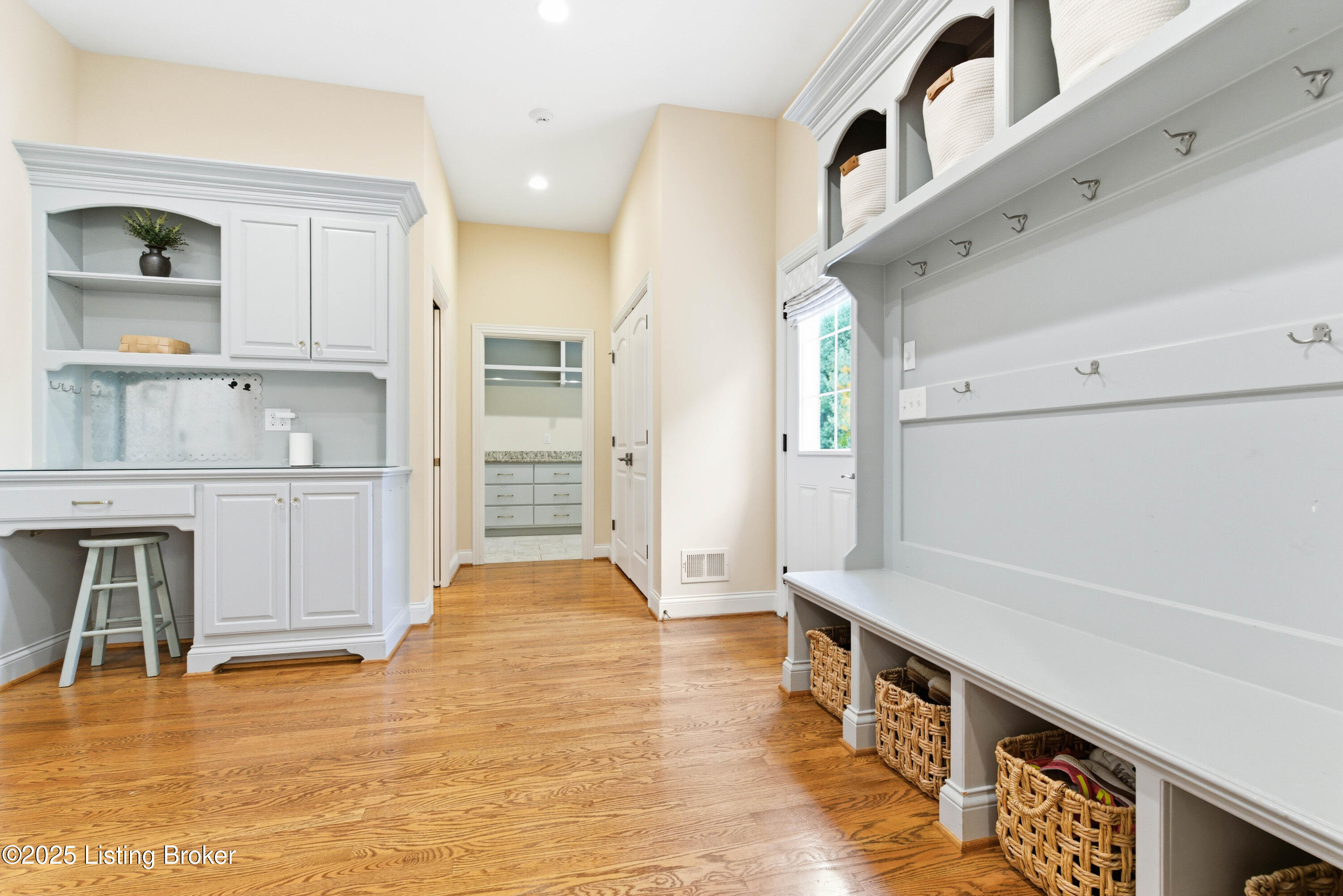 7607 Beechspring Farm Blvd