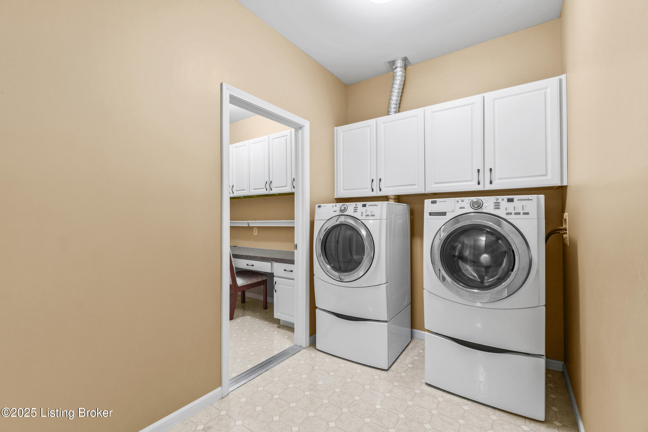 1100 Swan Pointe Blvd