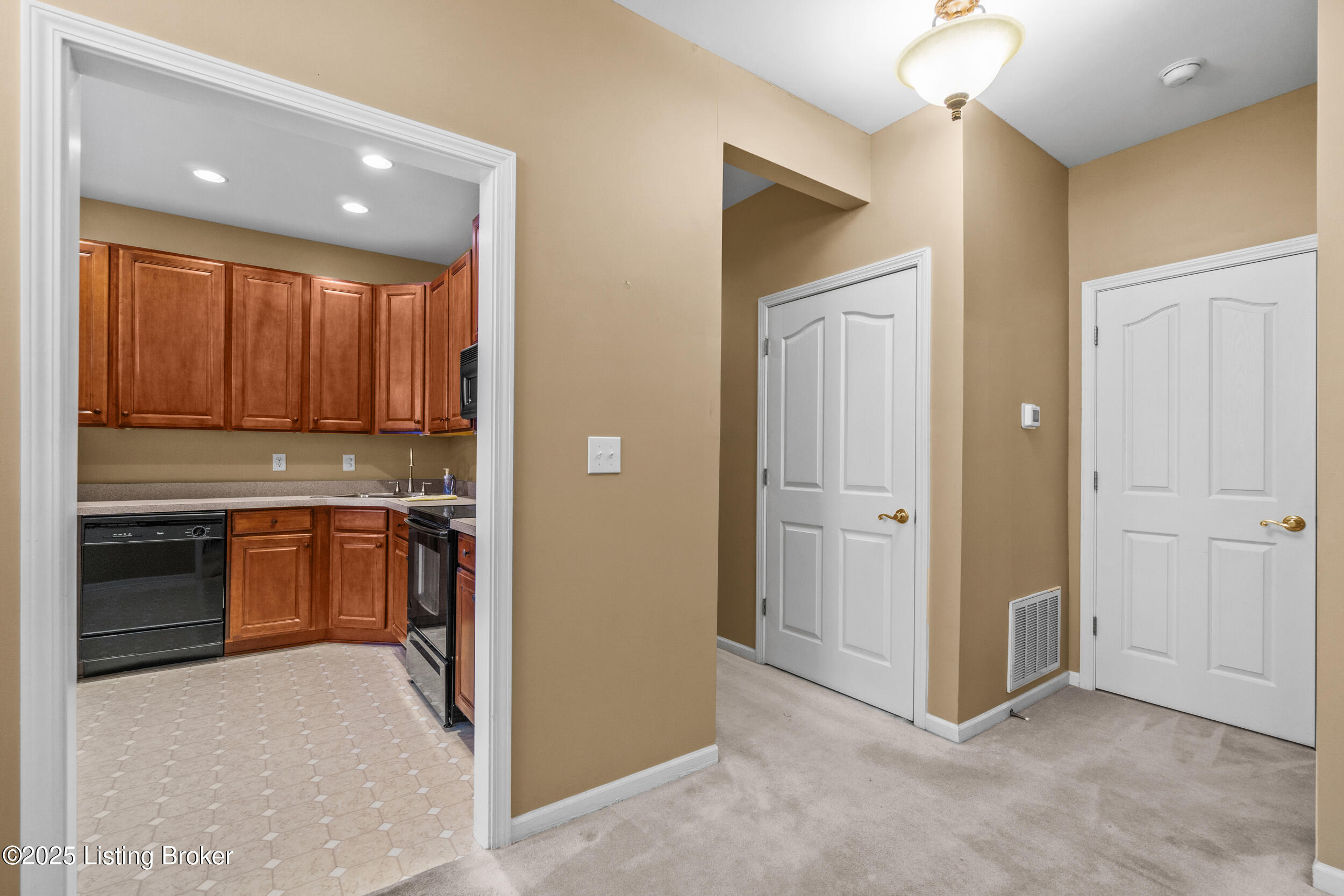 1100 Swan Pointe Blvd