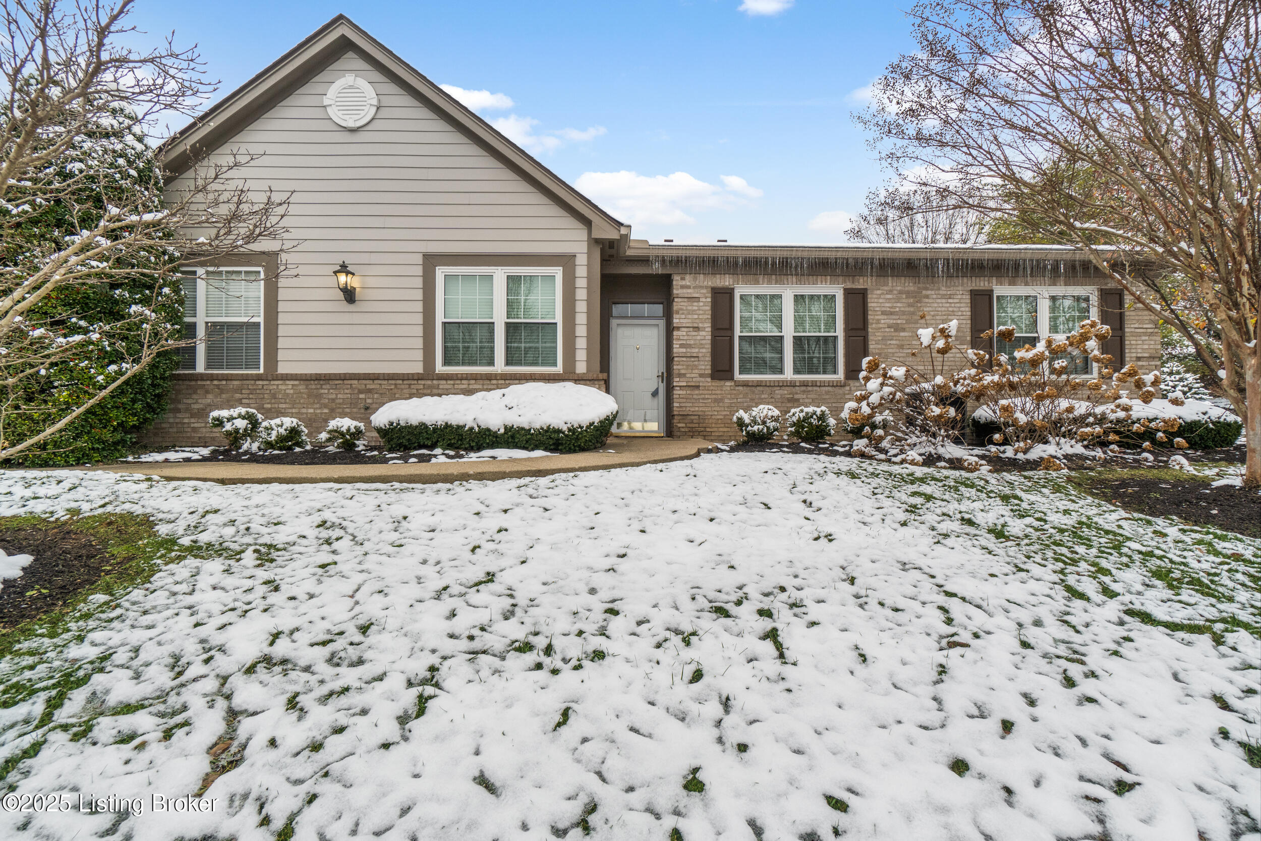 1100 Swan Pointe Blvd