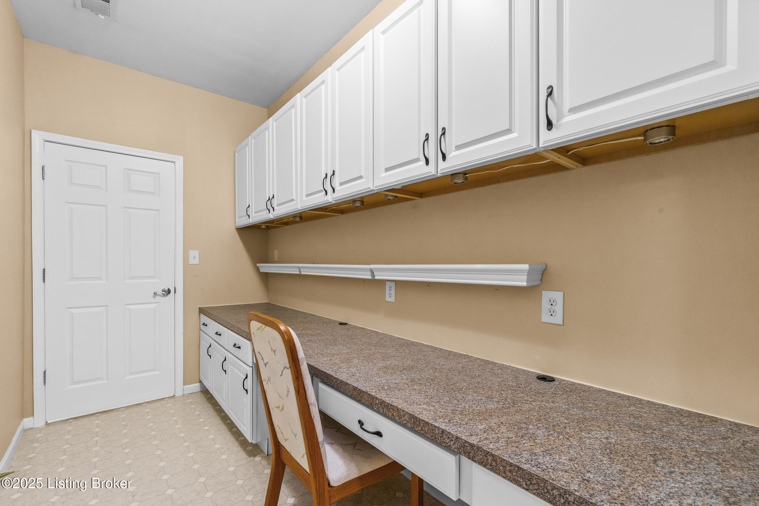 1100 Swan Pointe Blvd