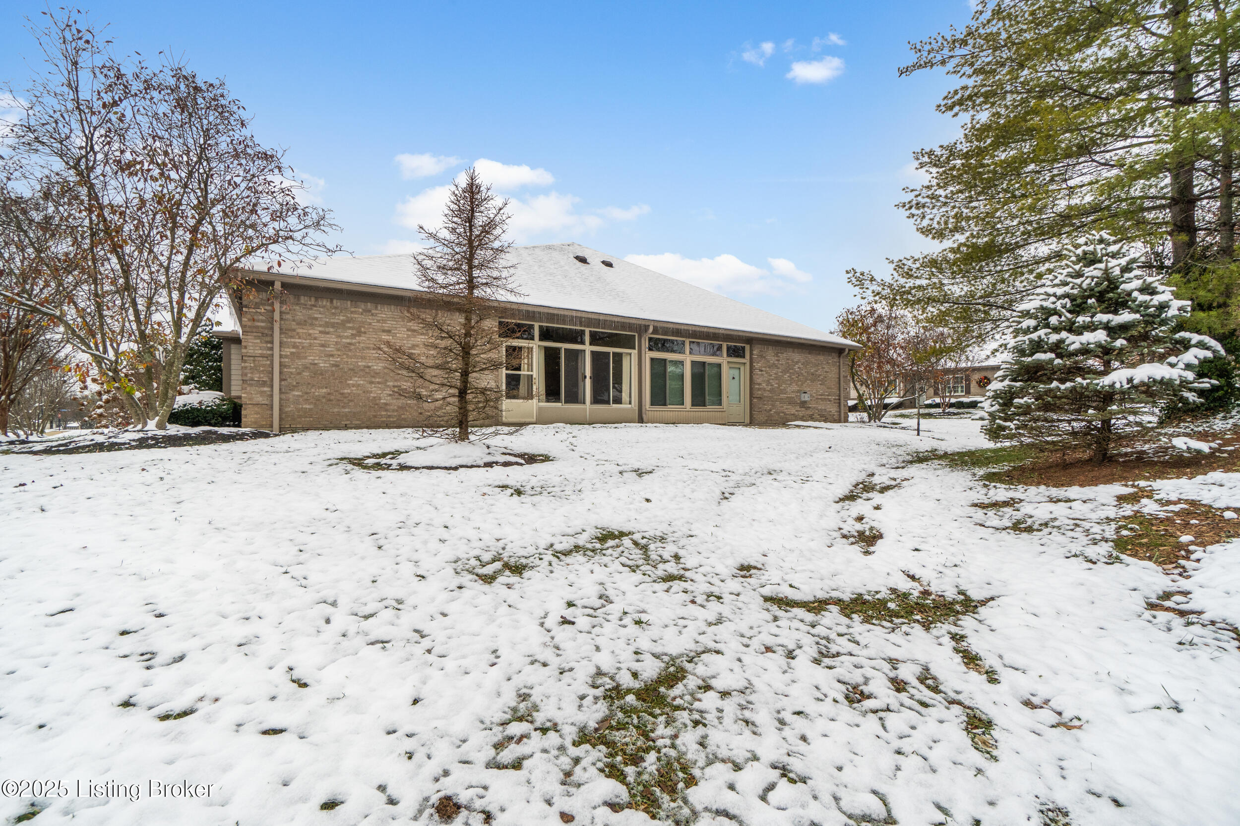 1100 Swan Pointe Blvd