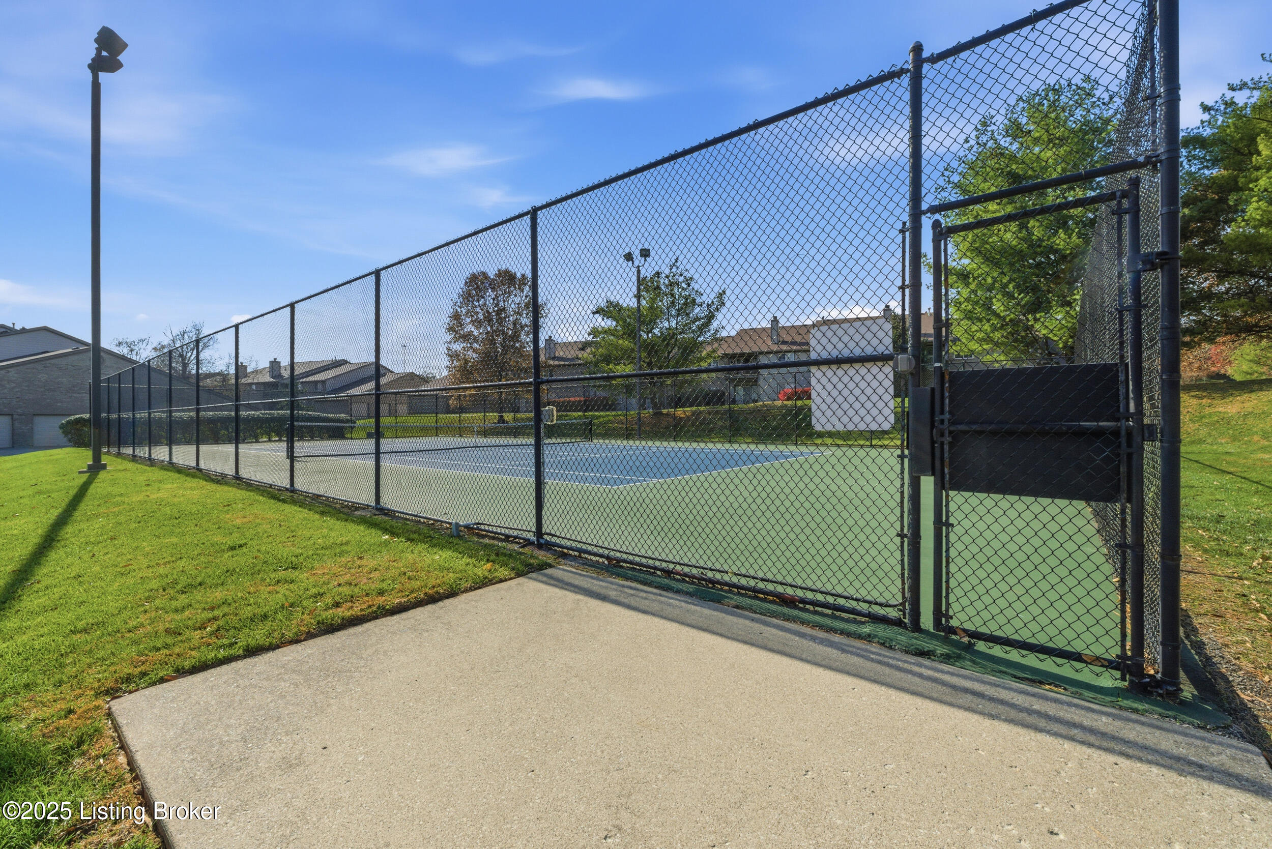 1100 Swan Pointe Blvd