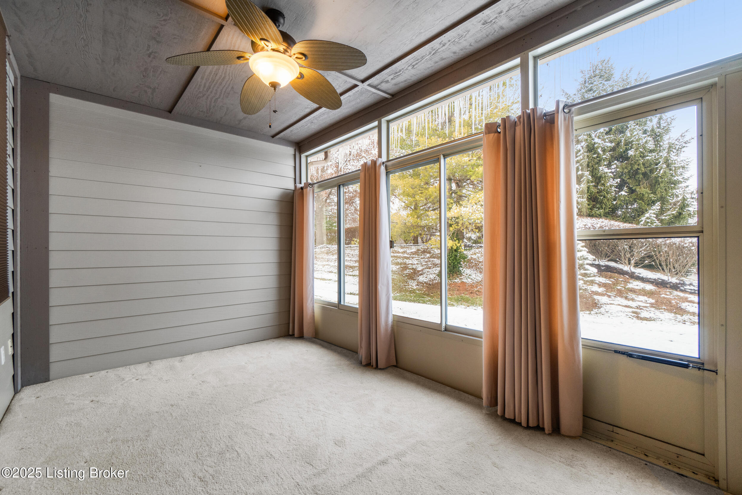 1100 Swan Pointe Blvd