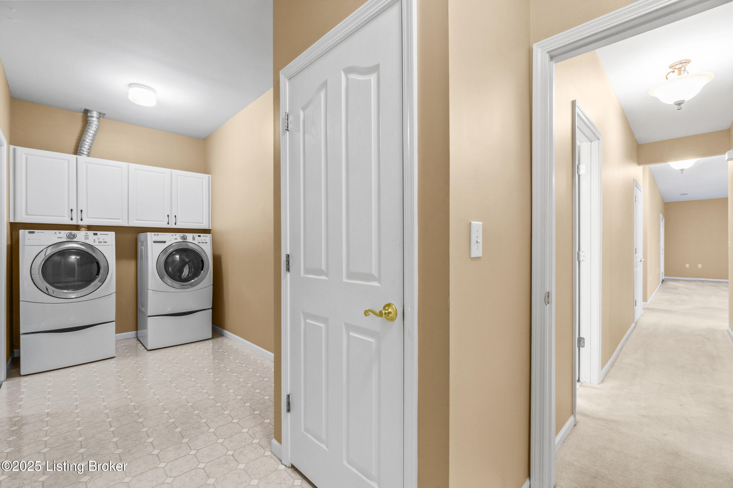 1100 Swan Pointe Blvd