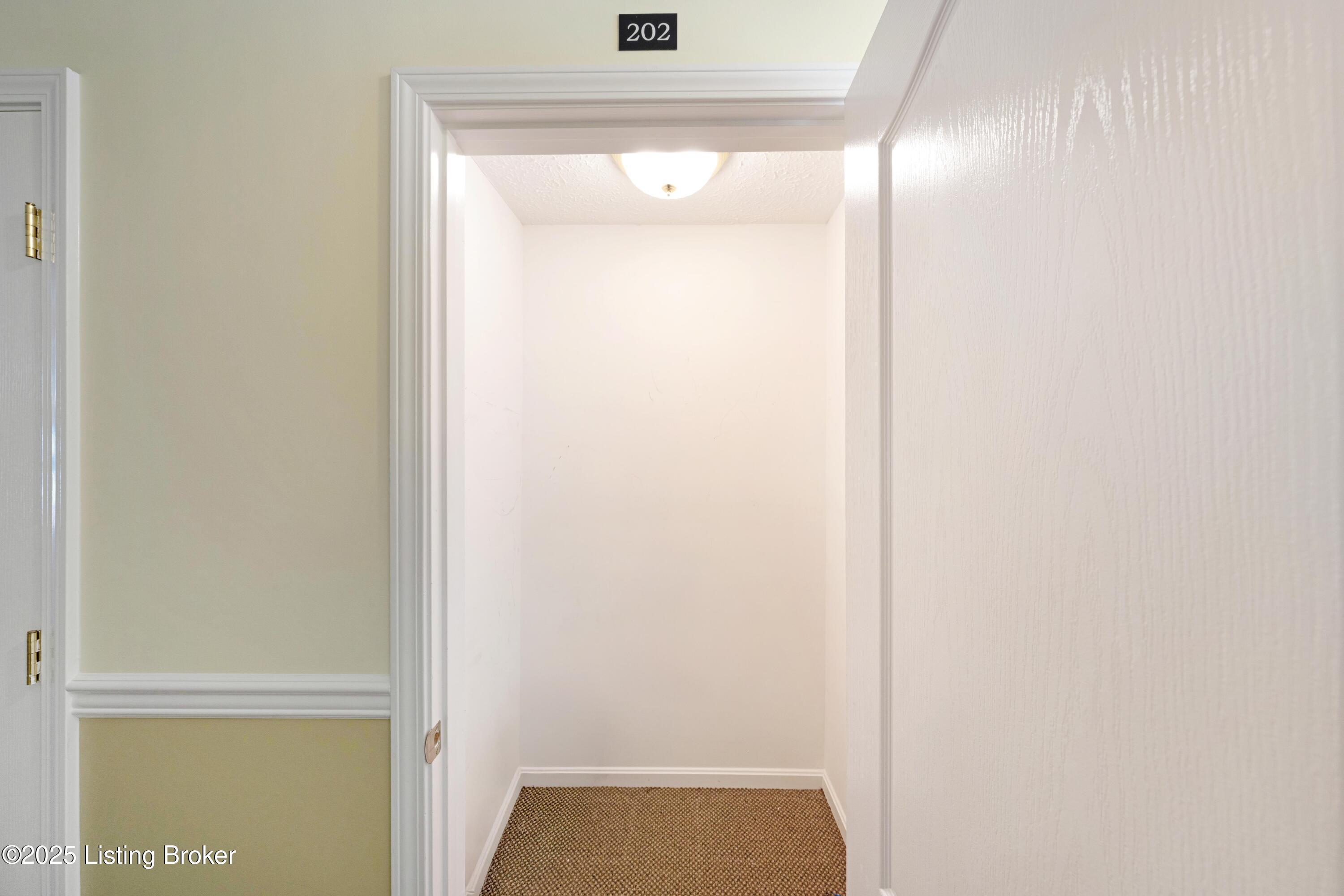 9206 Hawthorne Pointe Dr UNIT 202