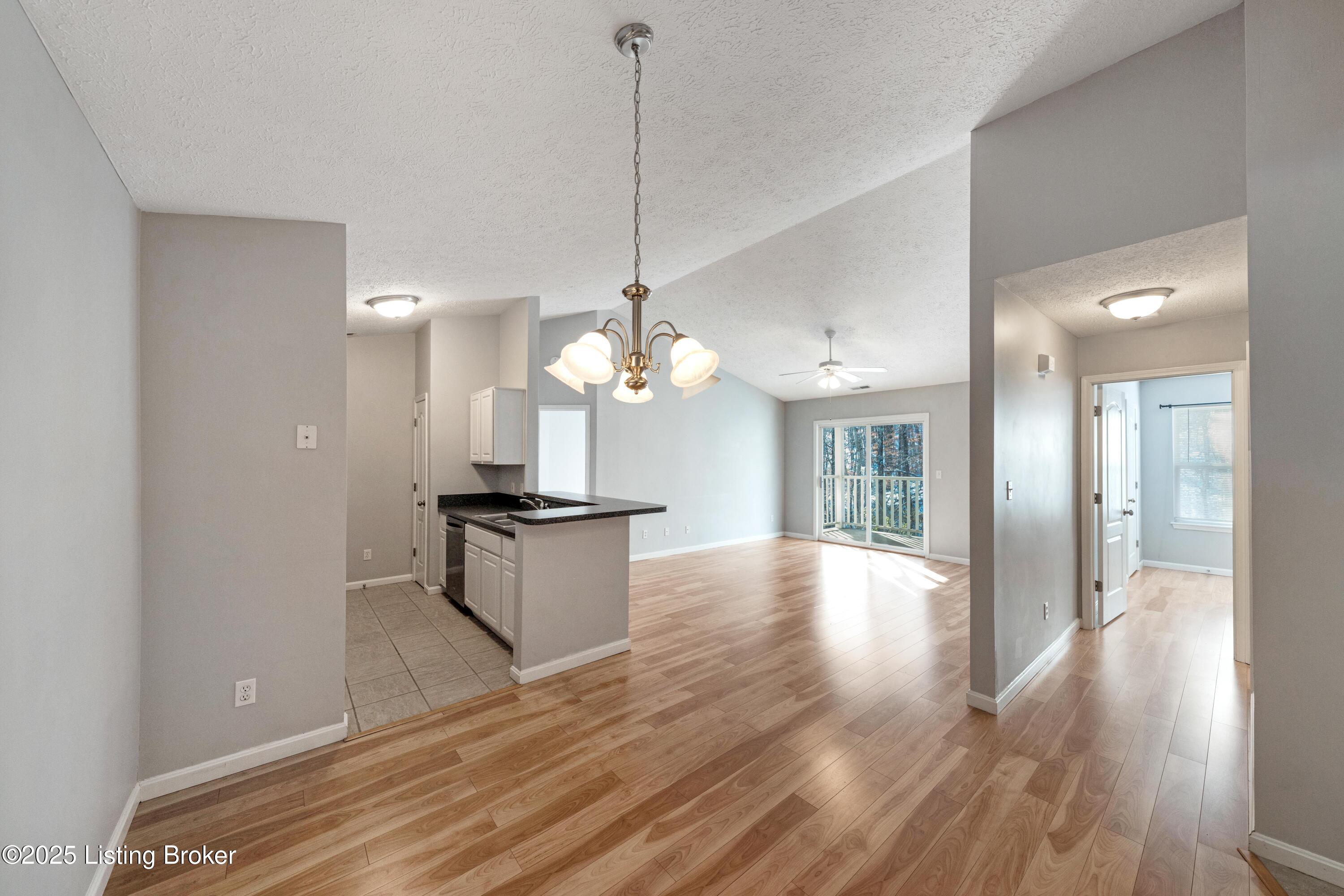 9206 Hawthorne Pointe Dr UNIT 202