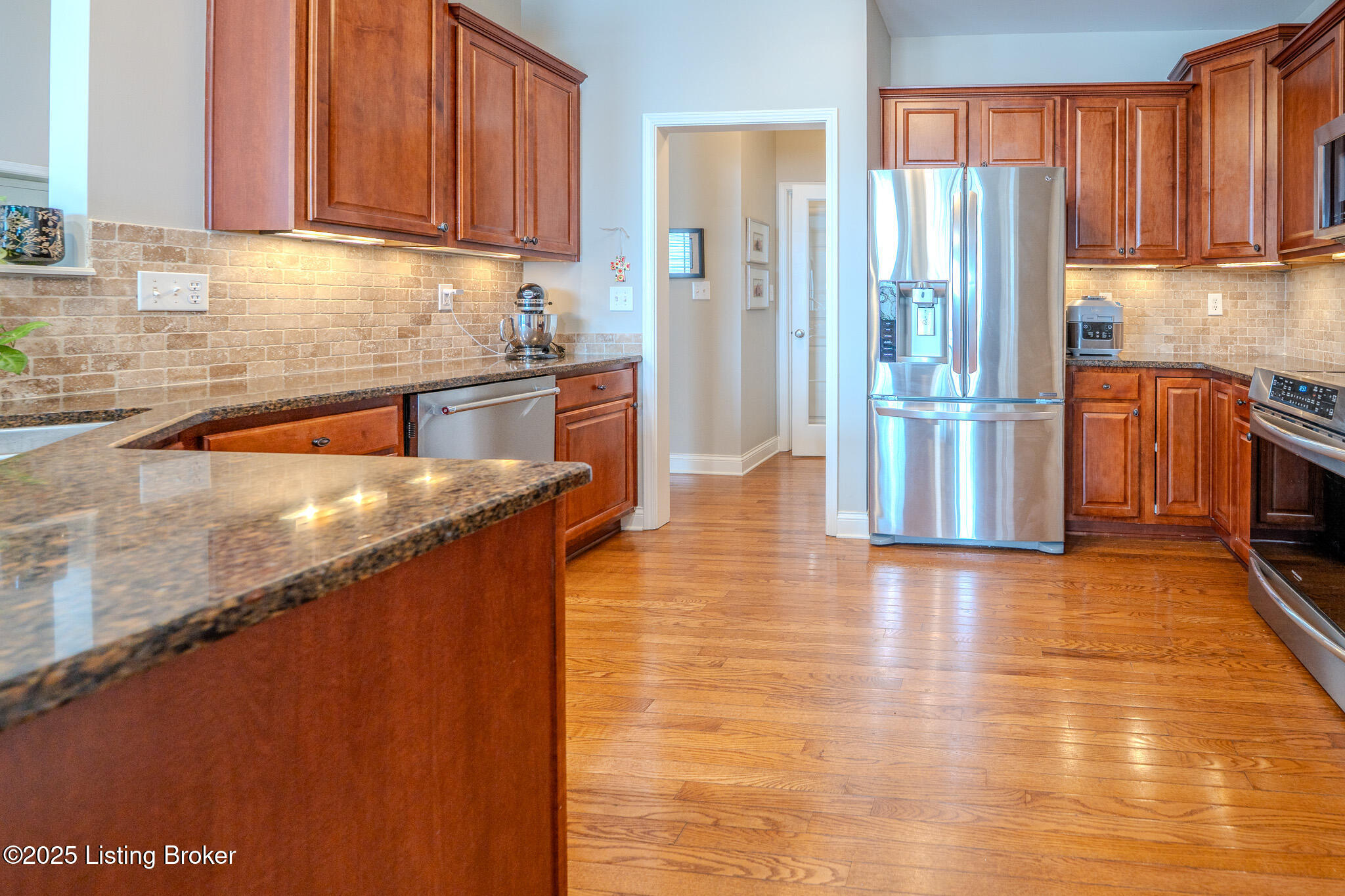 8017 Williamsgate Cir