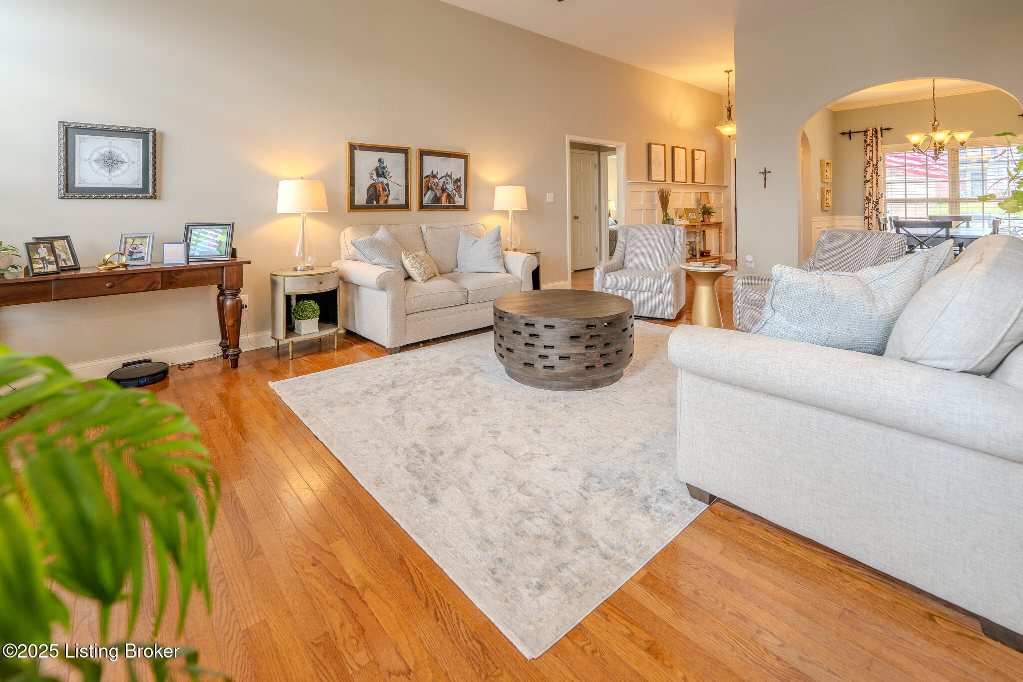 8017 Williamsgate Cir