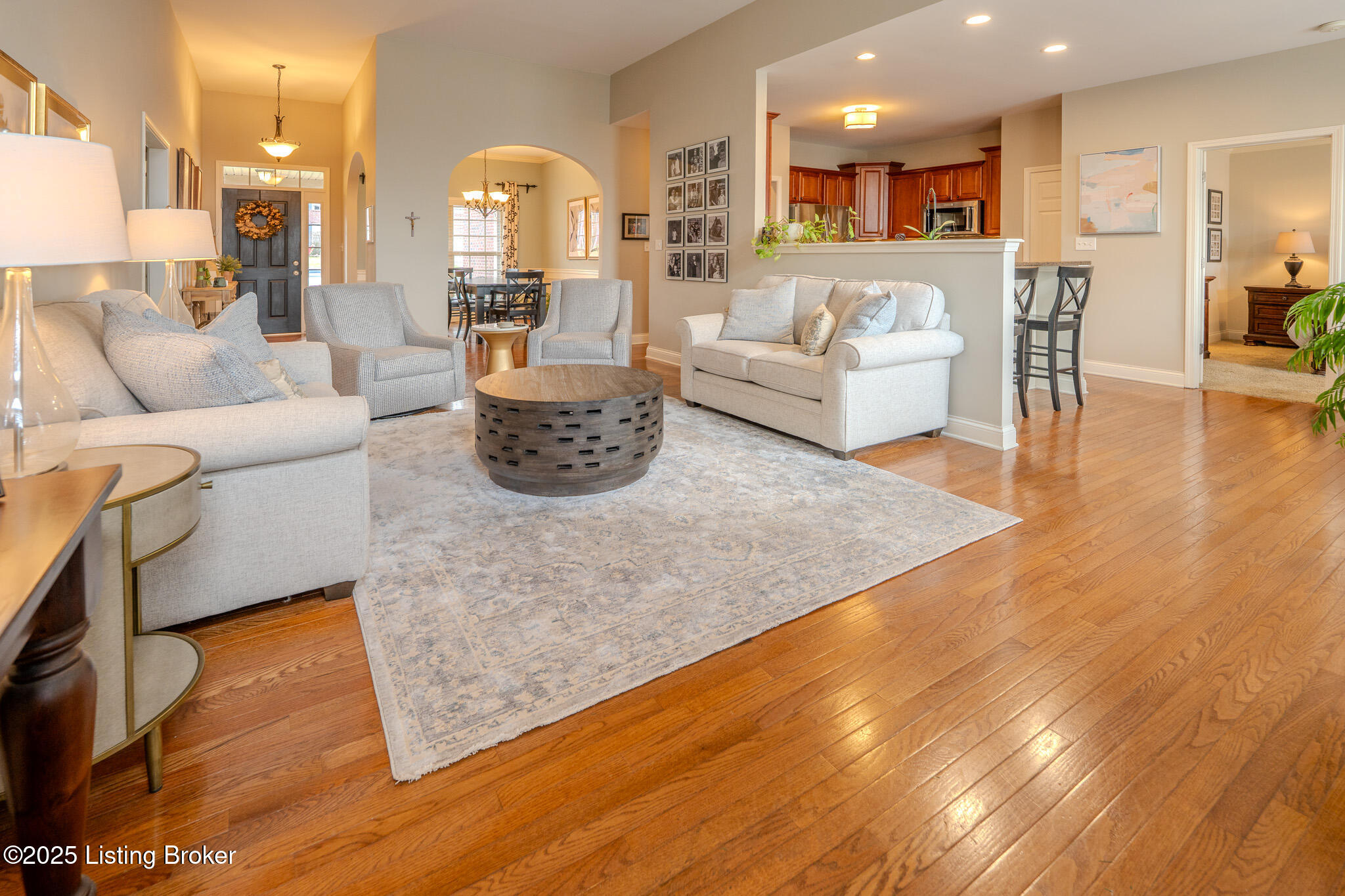 8017 Williamsgate Cir