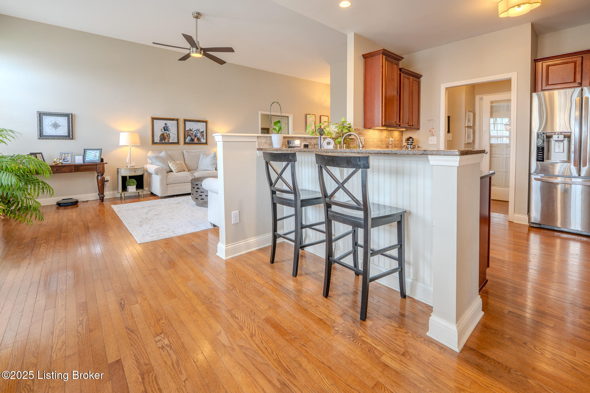 8017 Williamsgate Cir