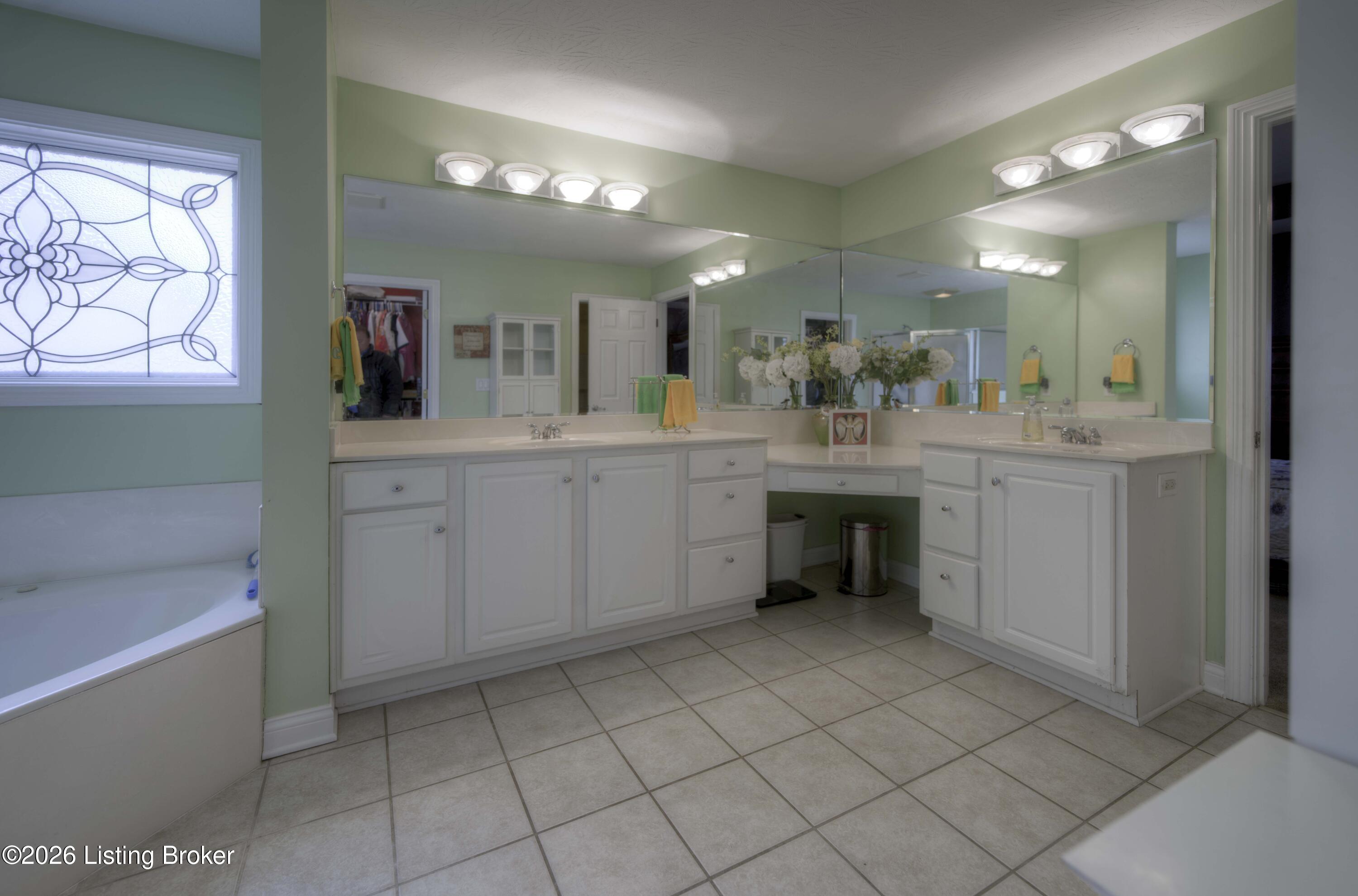 5125 Oaklawn Park Dr