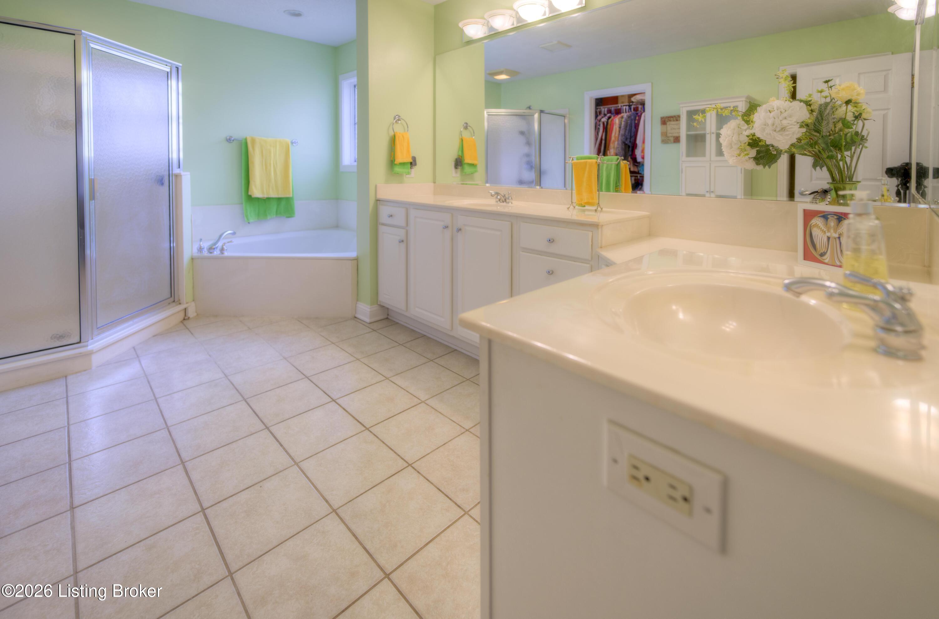 5125 Oaklawn Park Dr