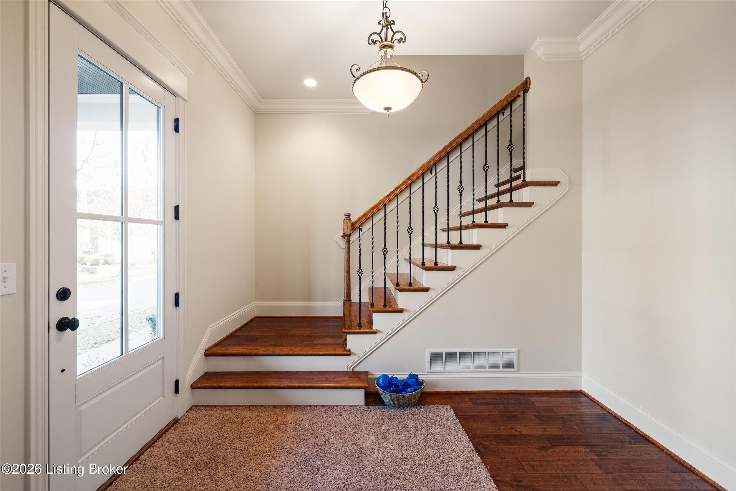 9412 Harlequin St