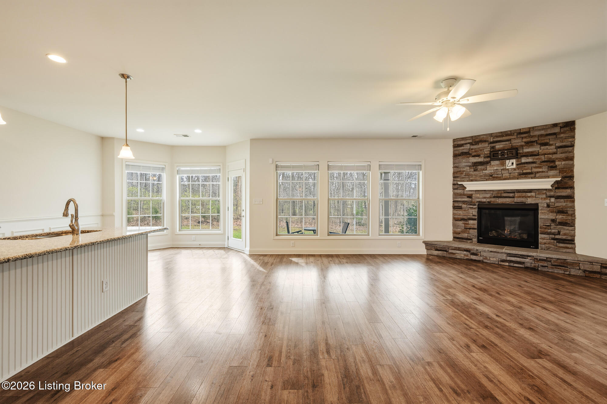 543 Wooded Falls Rd