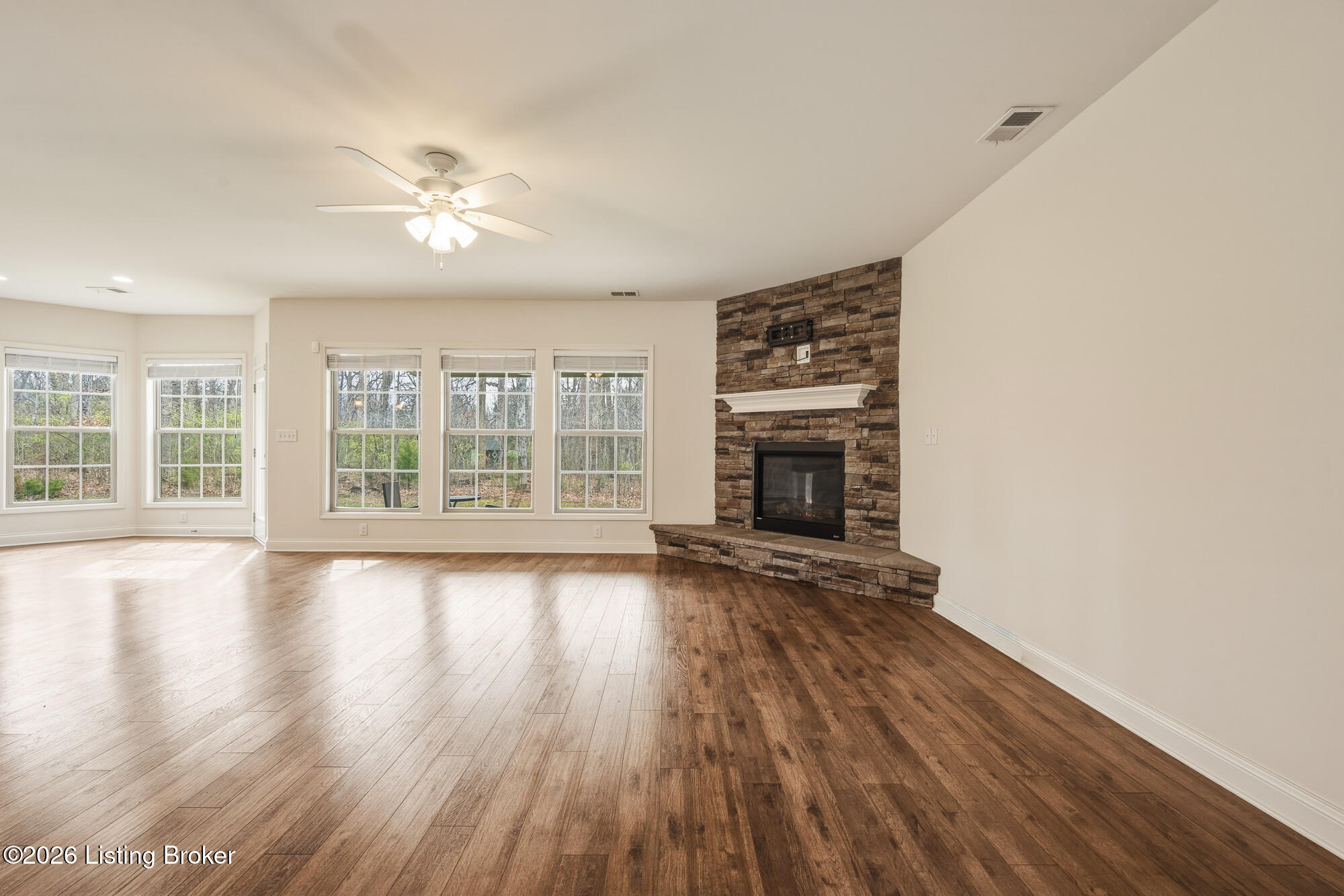543 Wooded Falls Rd