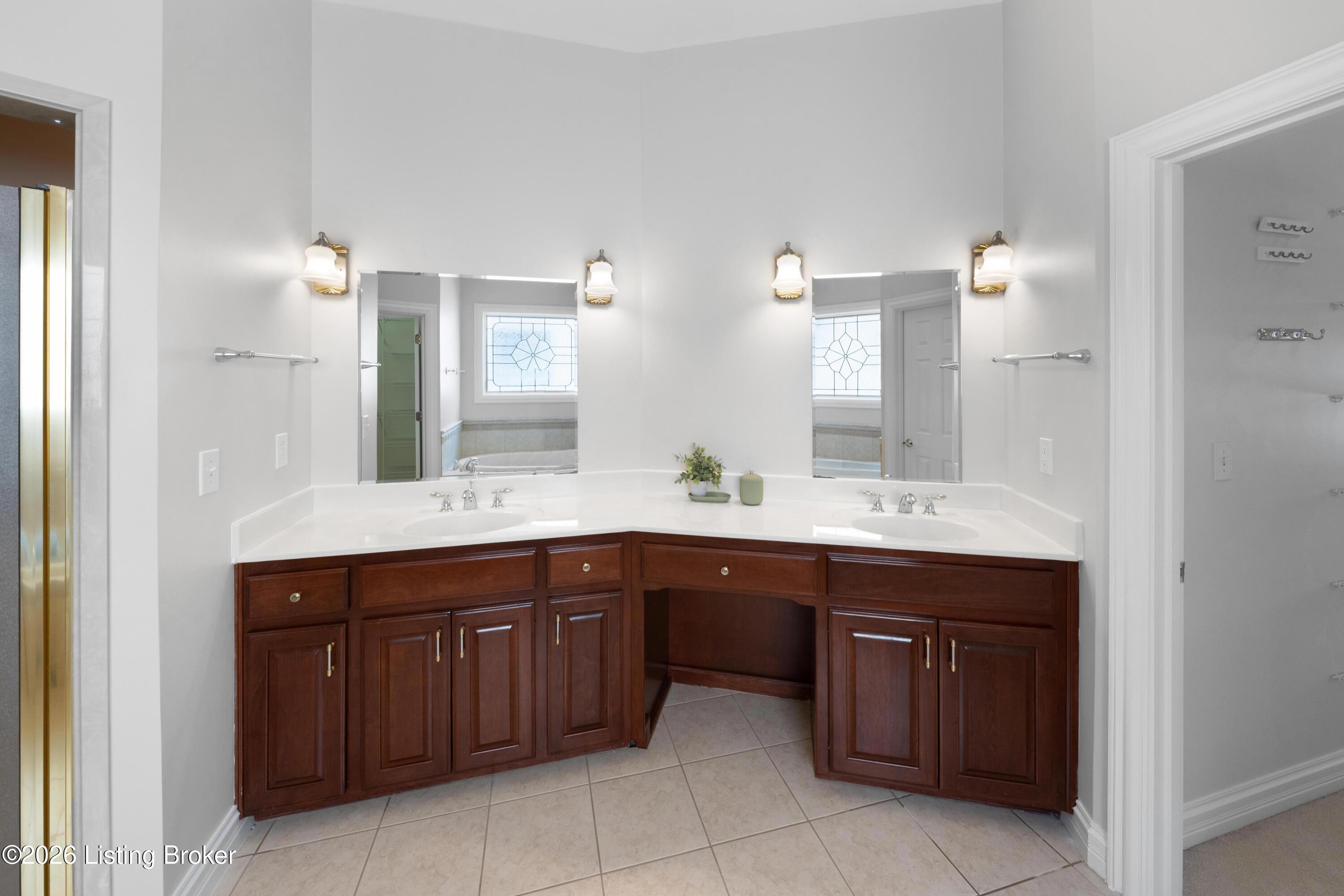 10730 Worthington Ln