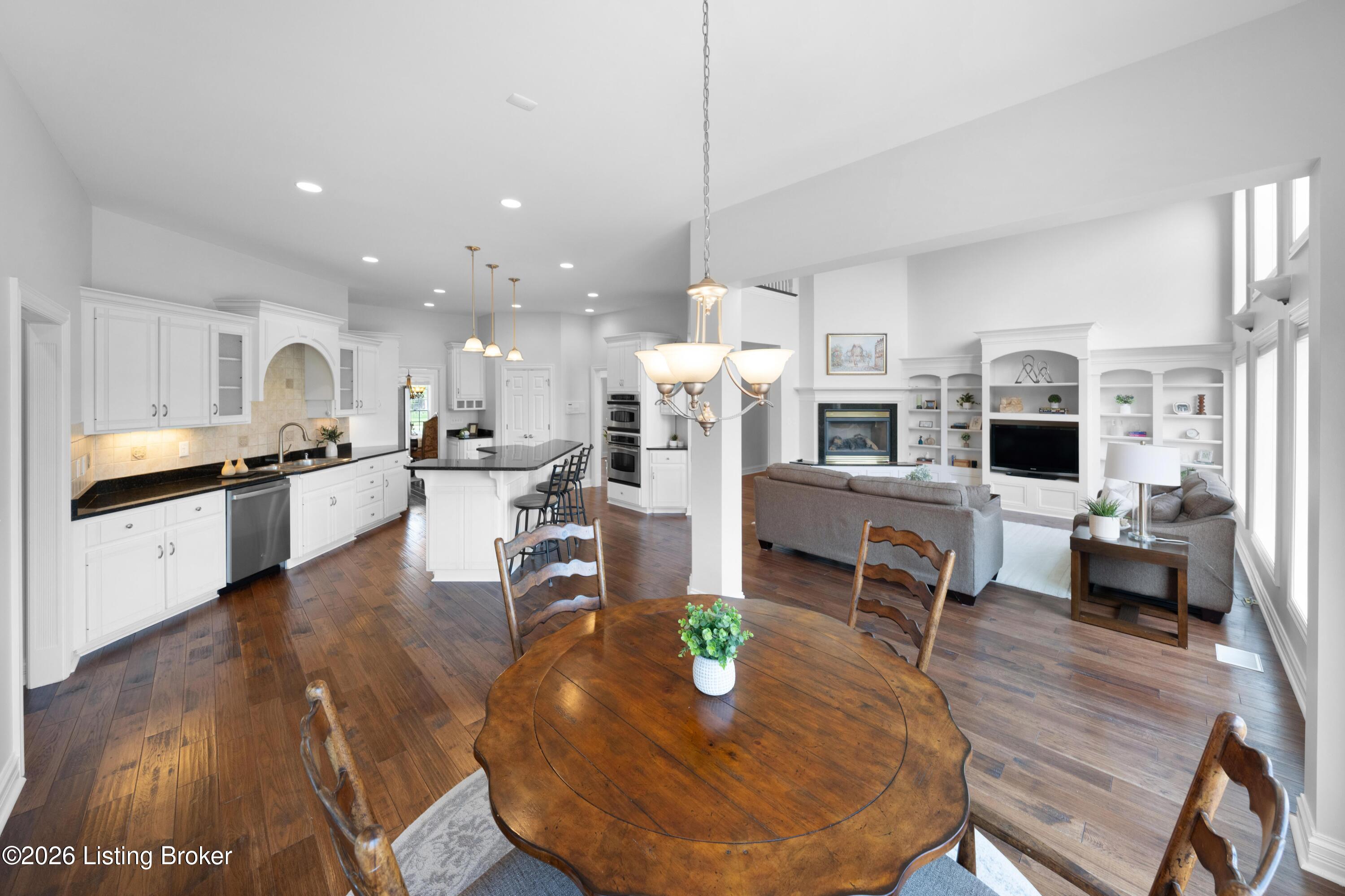 10730 Worthington Ln