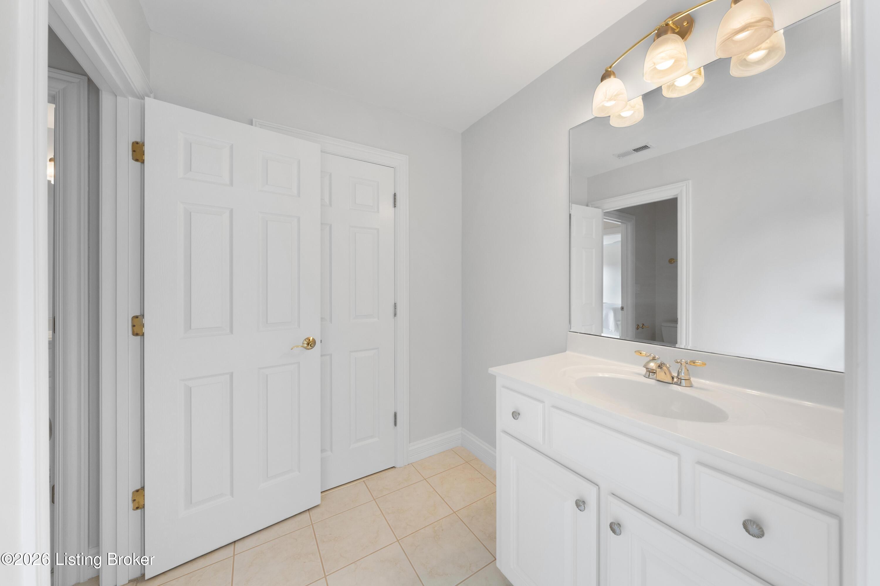 10730 Worthington Ln