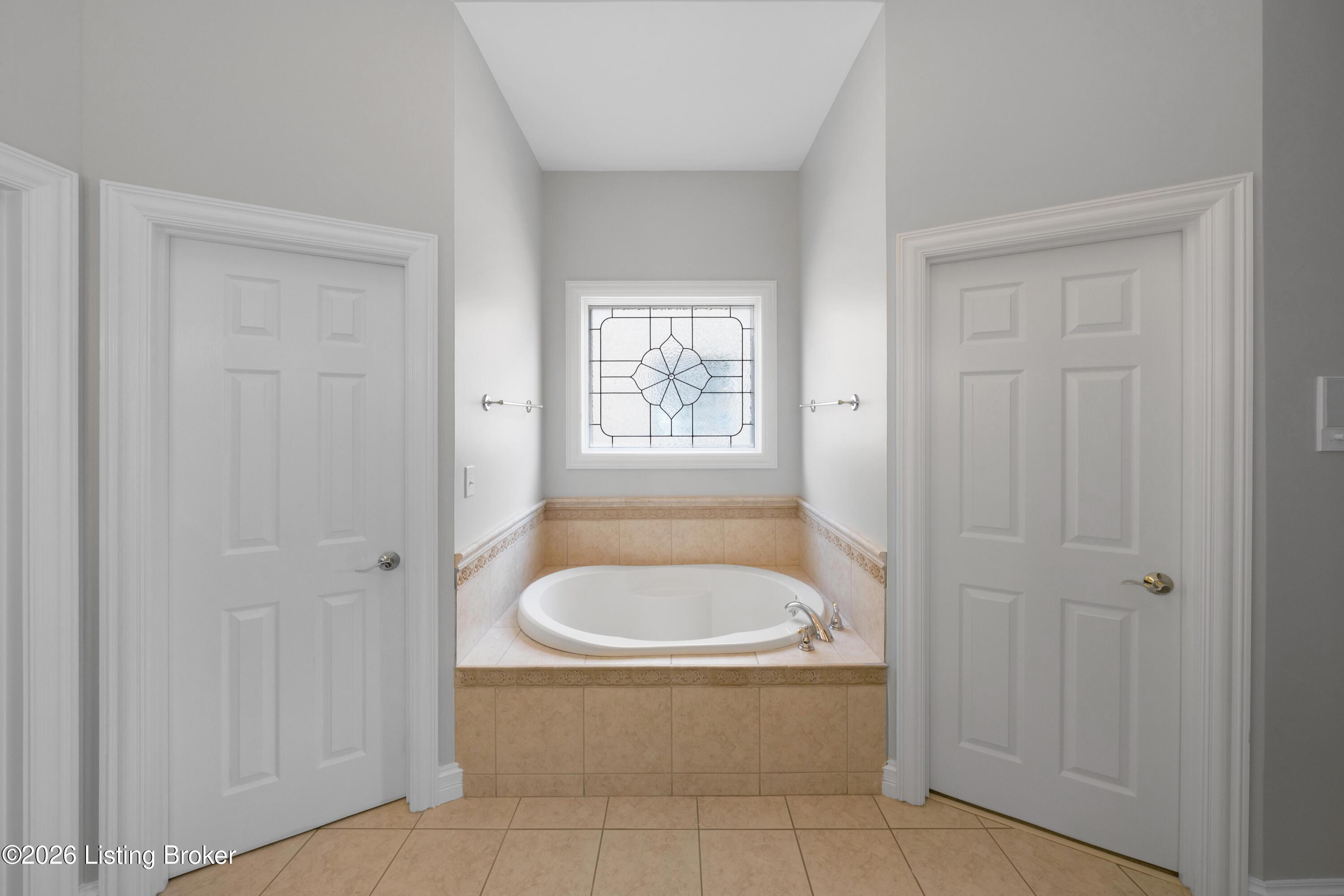 10730 Worthington Ln